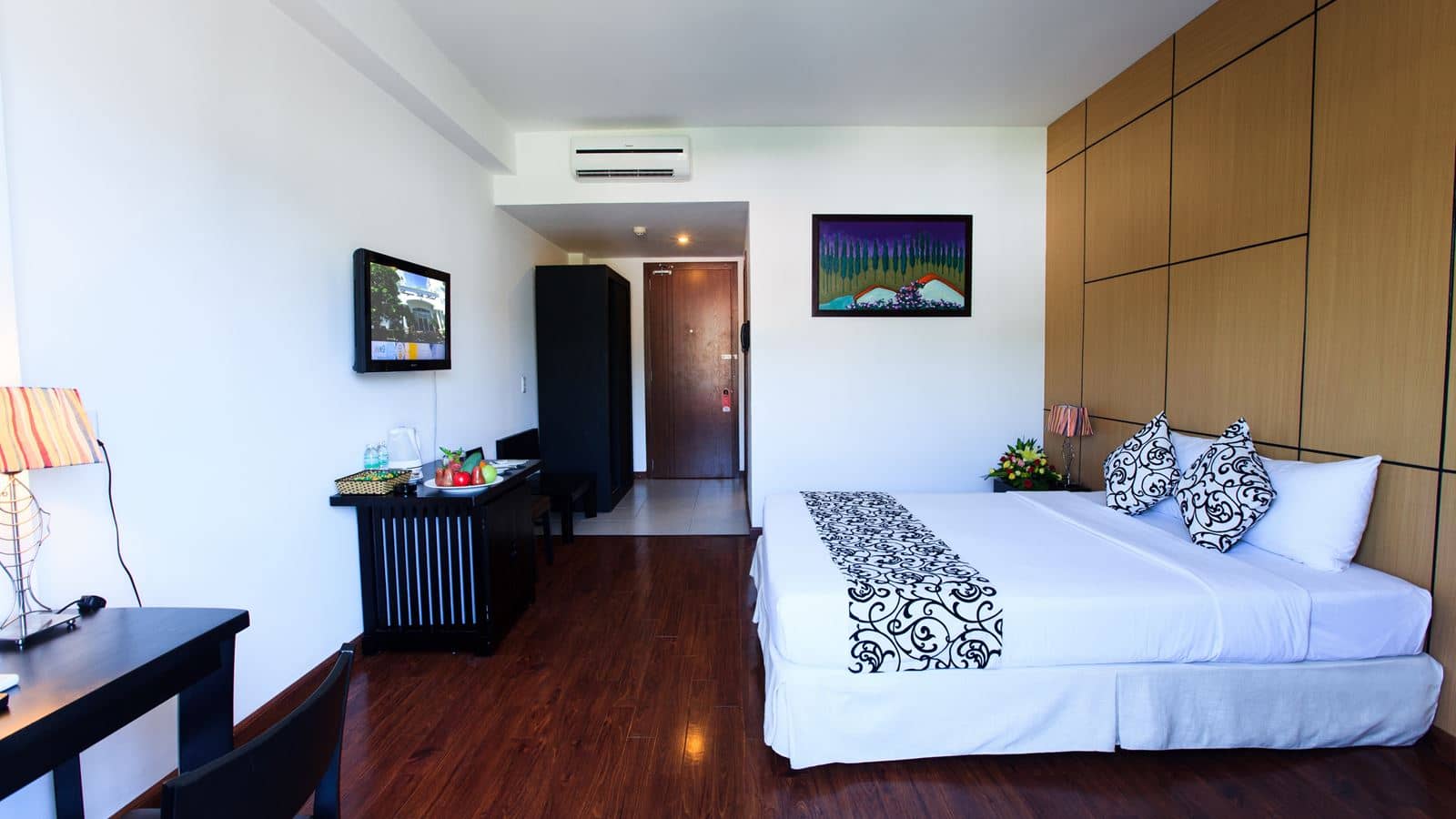 rooms-room-deluxe