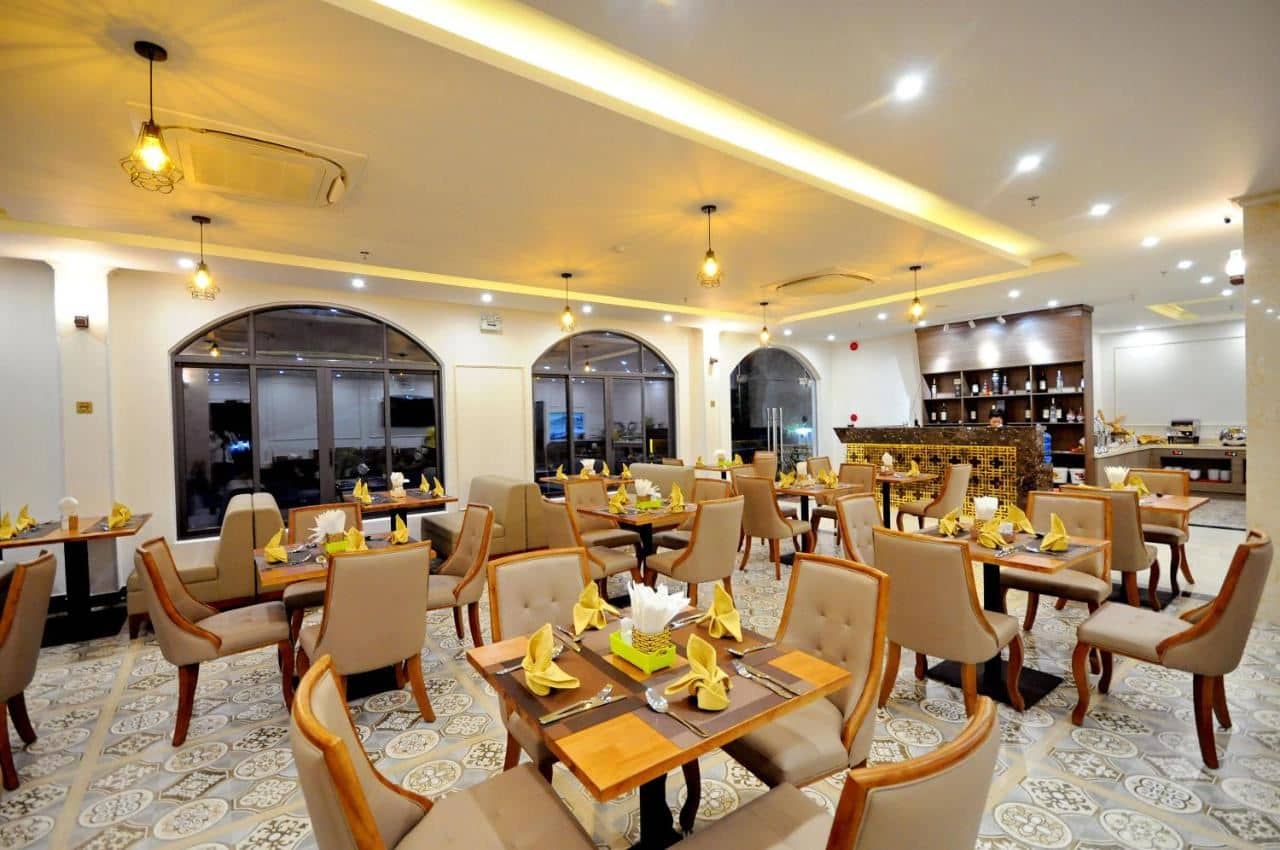 restaurants-restaurant