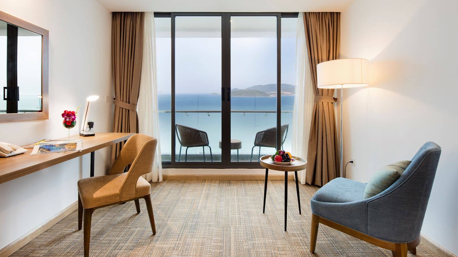rooms-premier-deluxe-ocean-view-with-balcony-child-without-extra-bed