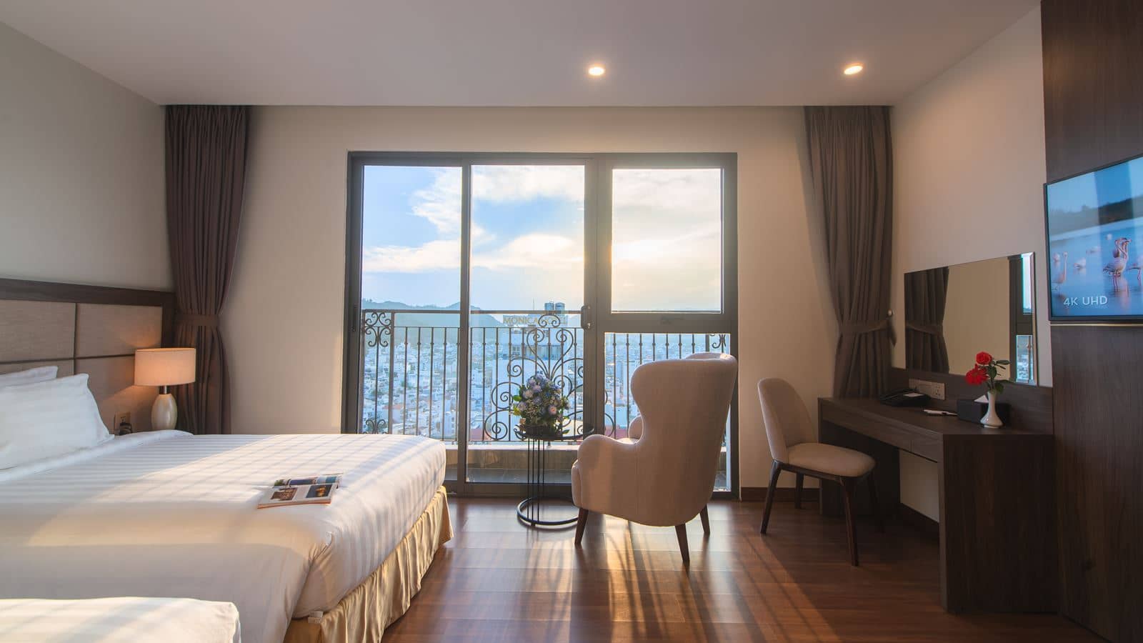 rooms-studio-with-balcony