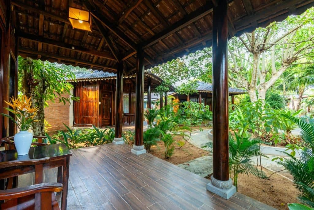 rooms-bungalow-garden-view