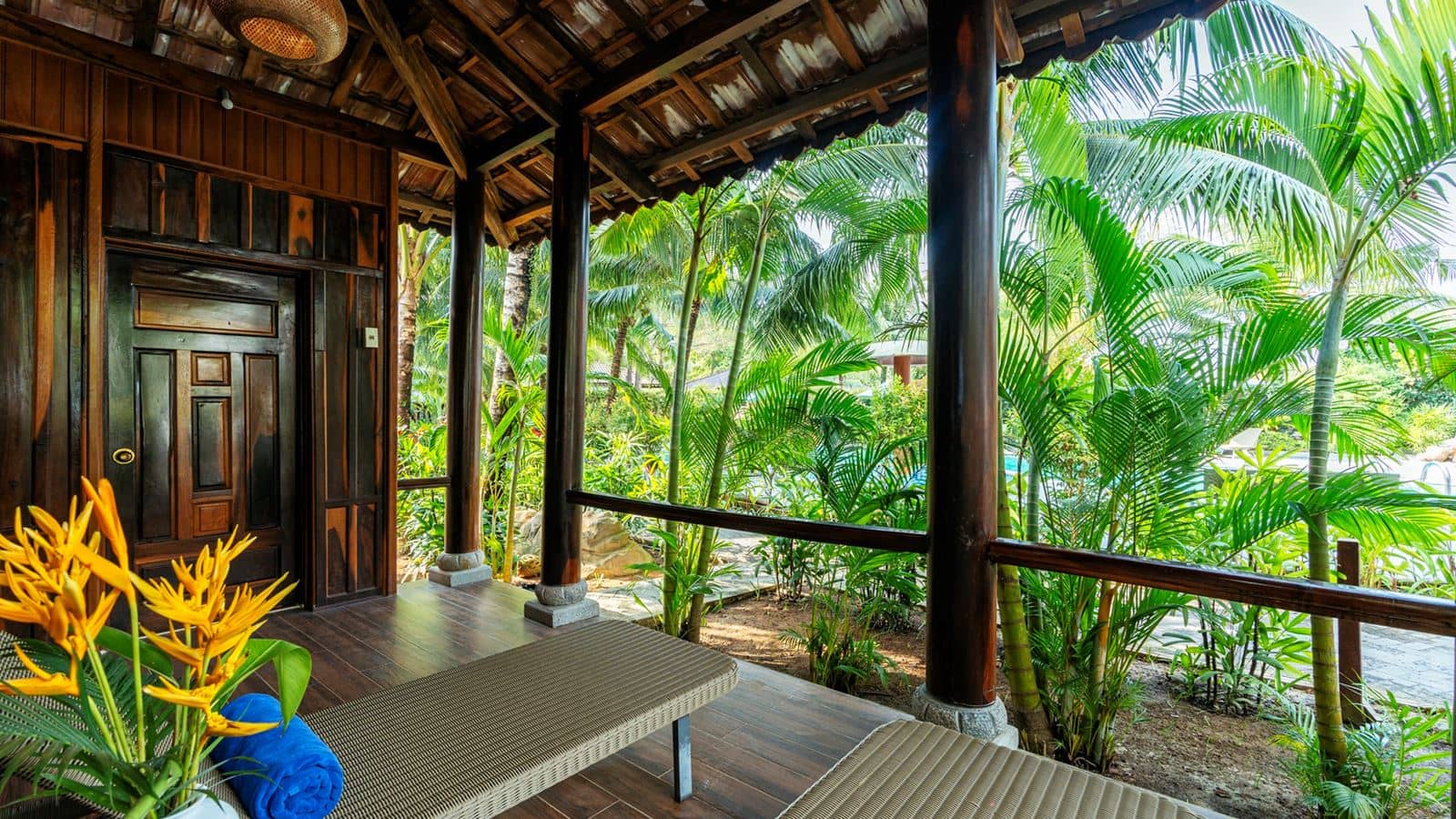rooms-bungalow-pool-view-no-extra-bed