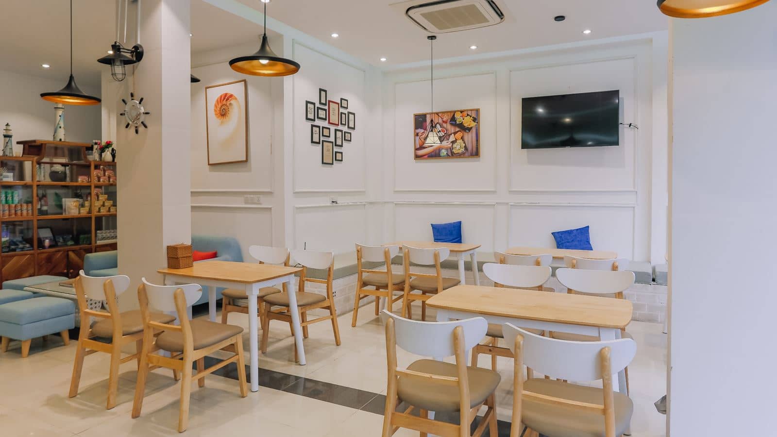 restaurants-restaurant
