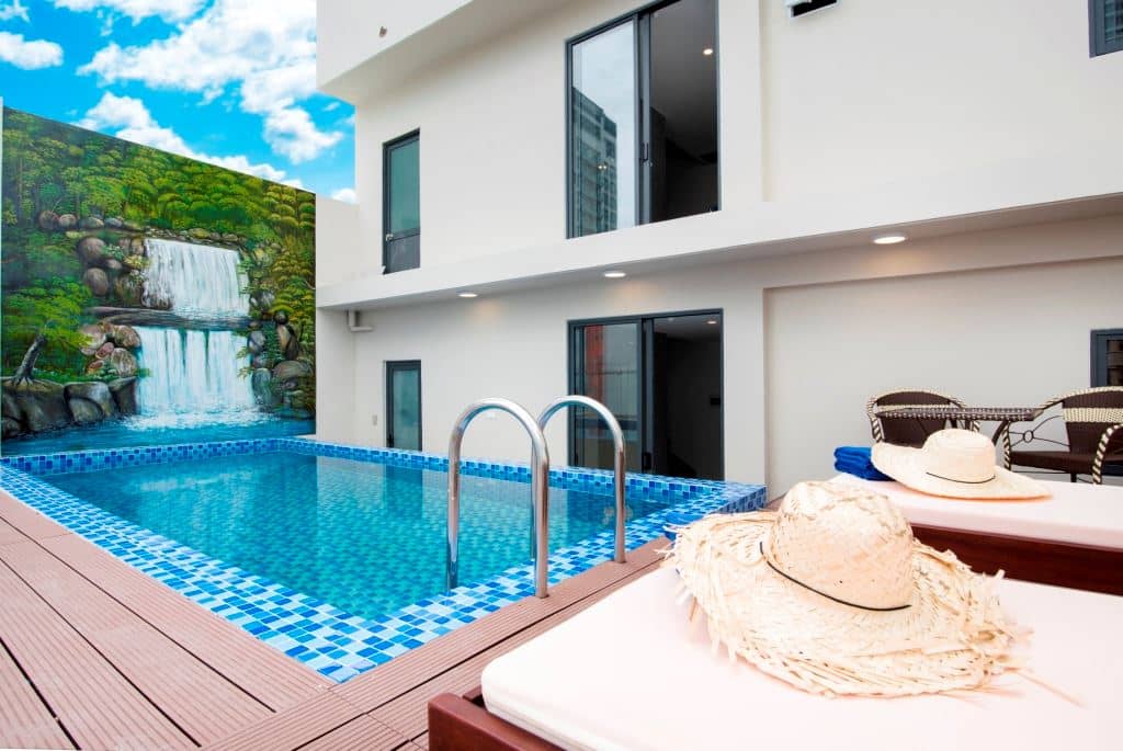 pools-outdoor-pool