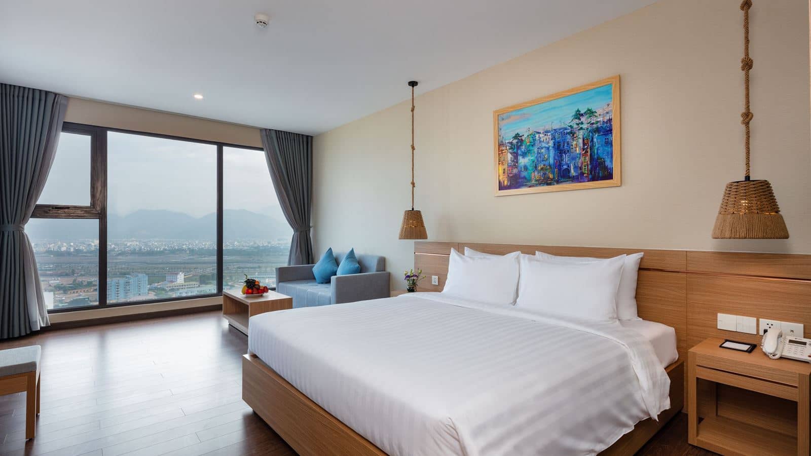 rooms-deluxe-partial-seaview-with-balcony-child-without-extra-bed