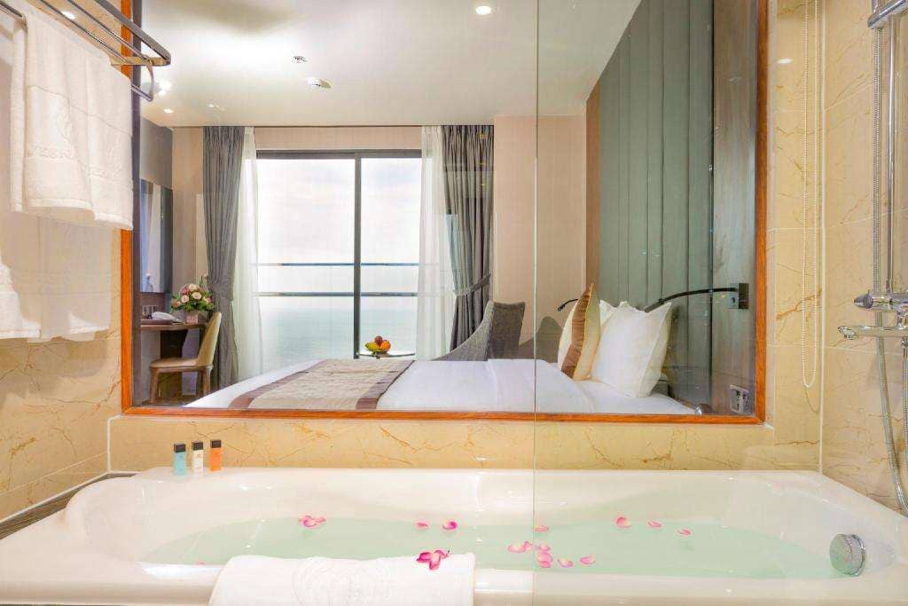 rooms-premier-ocean-view-with-balcony-no-extra-bed