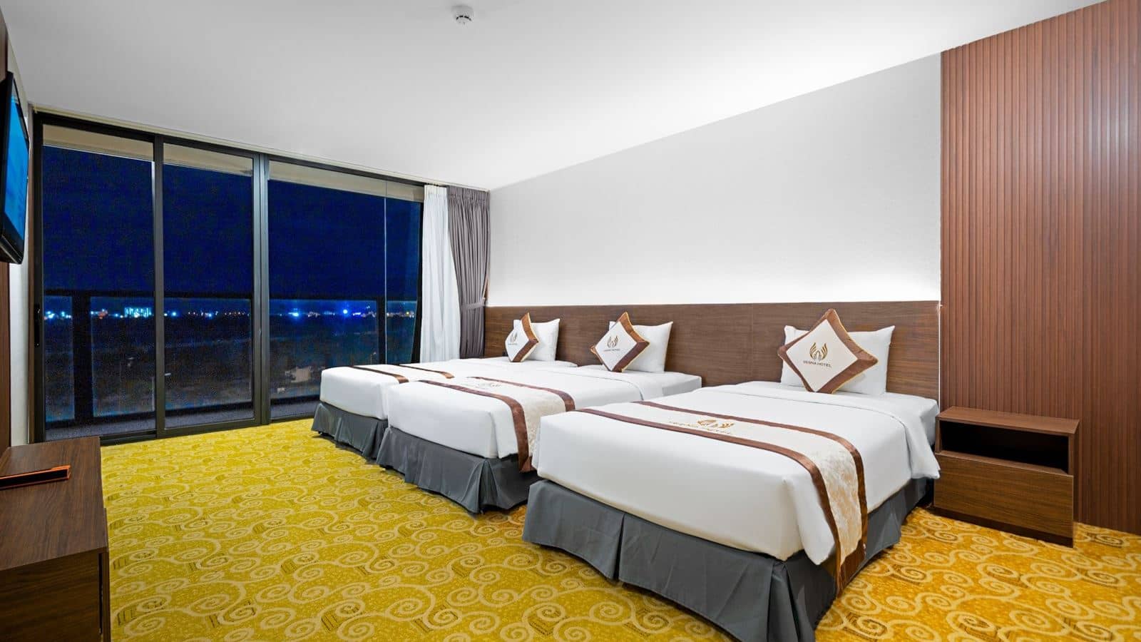 rooms-family-duplex-with-balcony-5pax