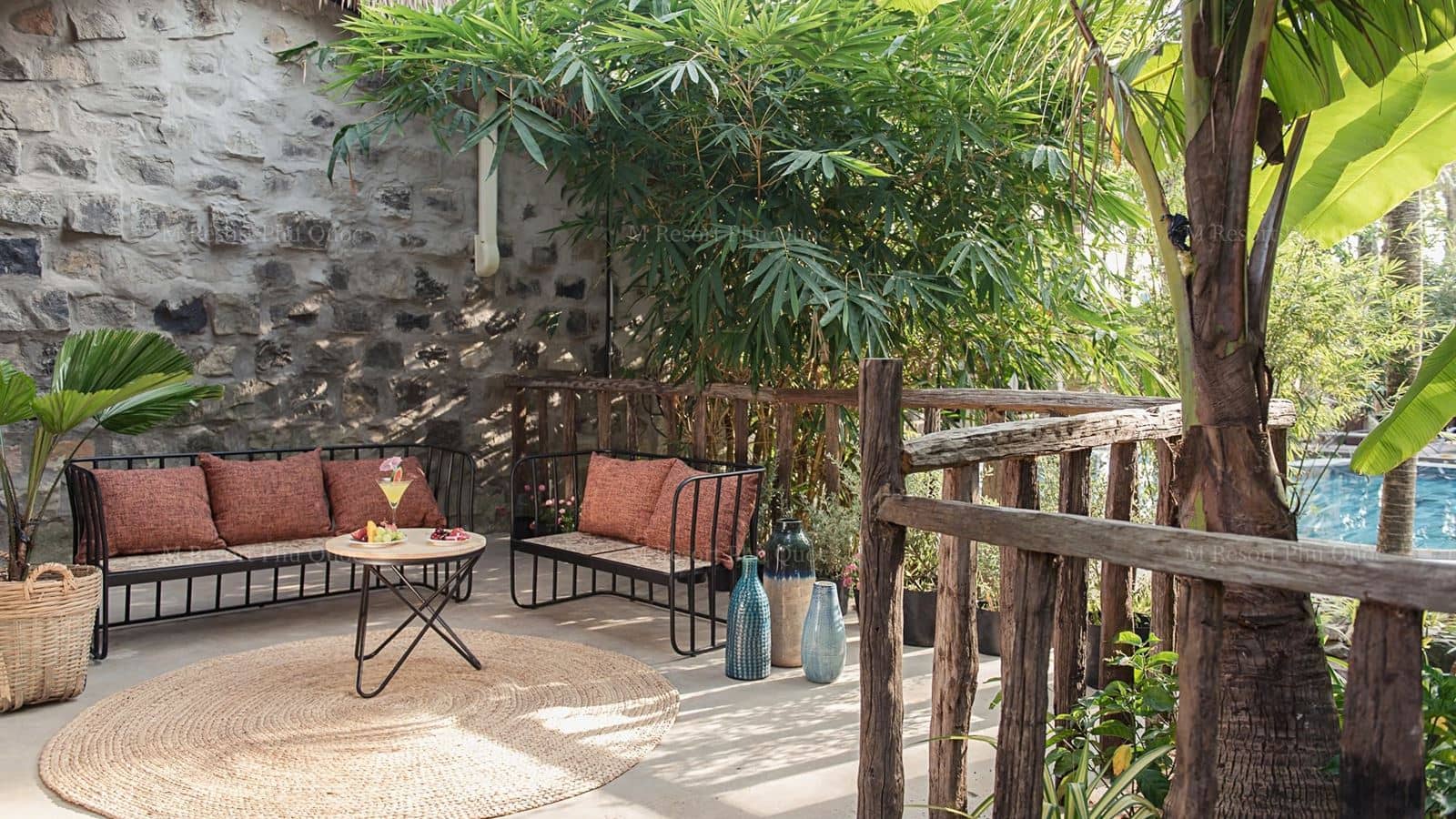 rooms-tropical-room