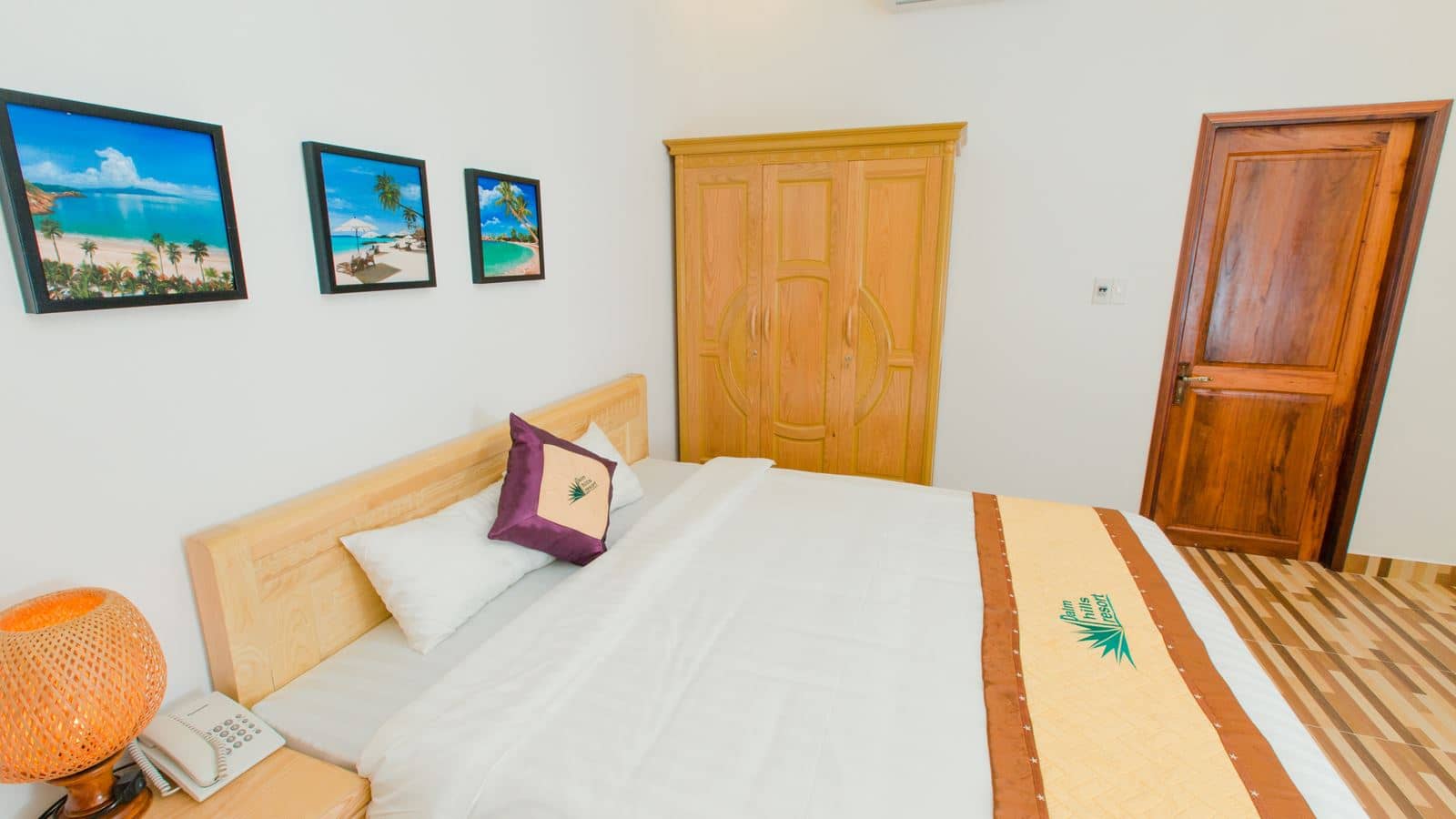 rooms-deluxe-room-garden-view