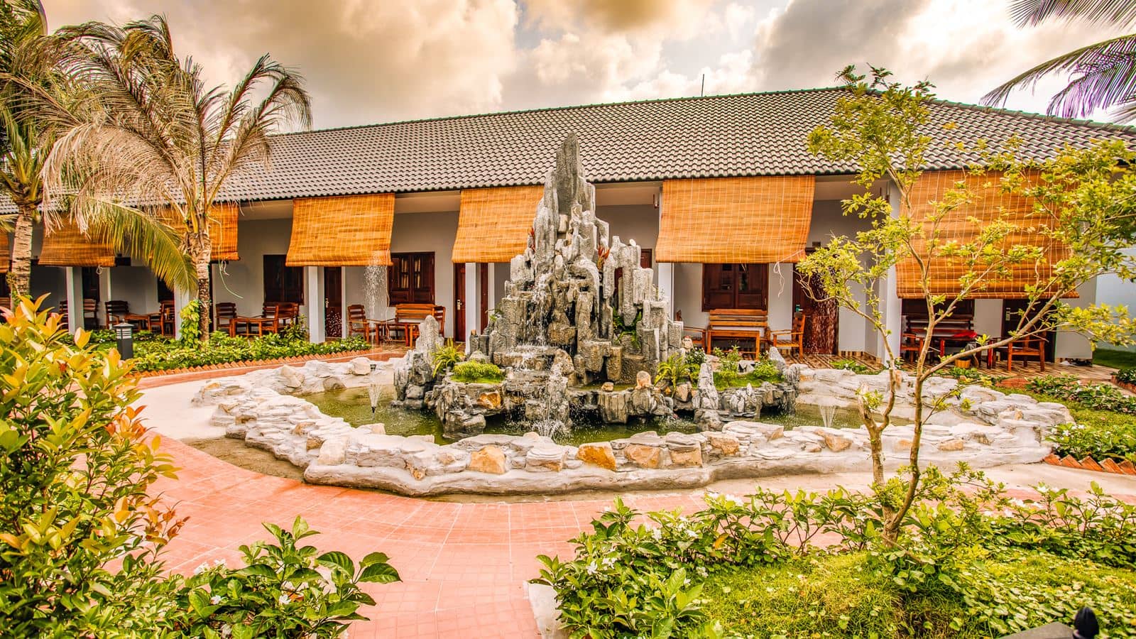 rooms-deluxe-room-garden-view