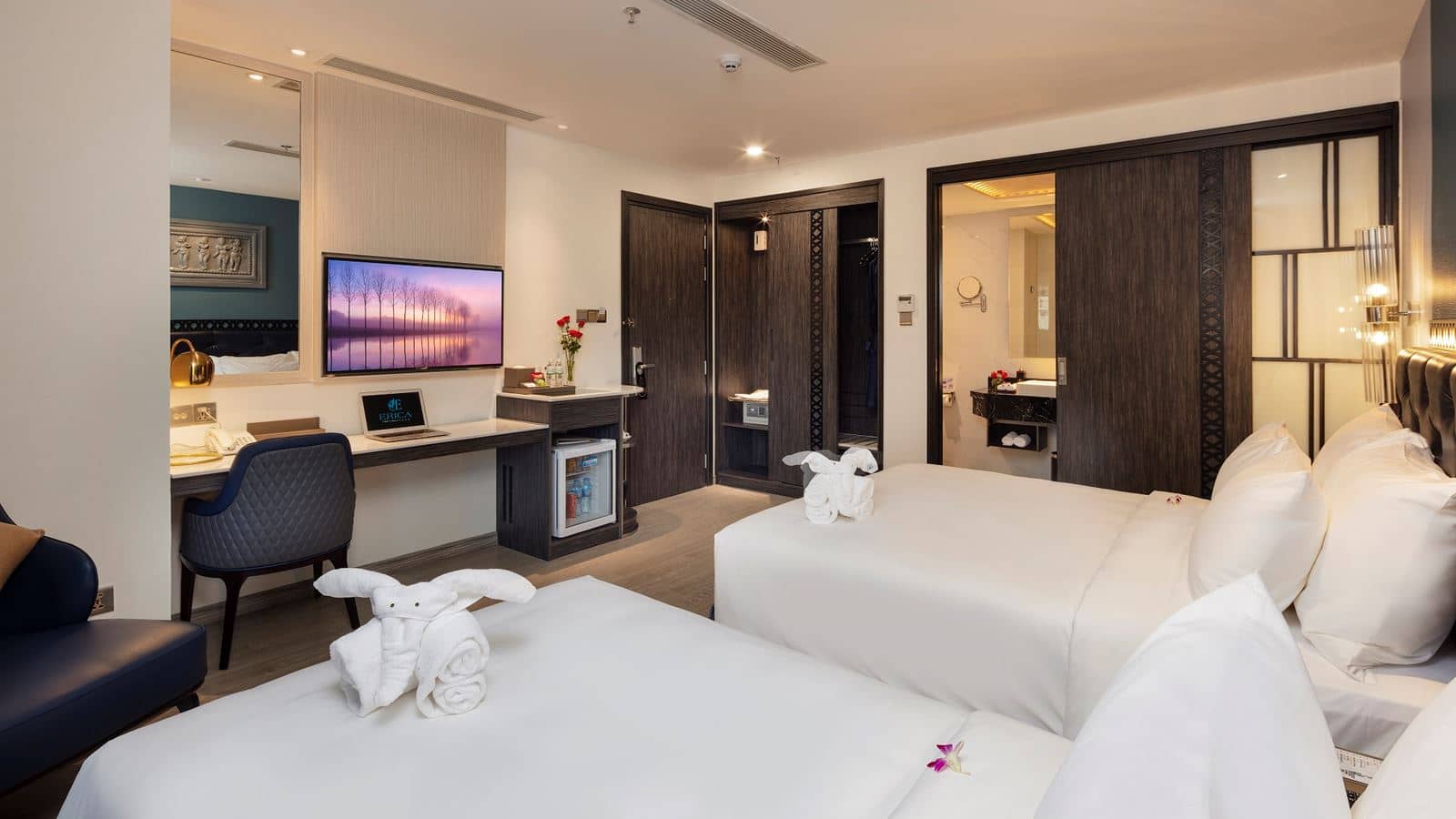 rooms-classic-triple-with-balcony-no-extra-bed