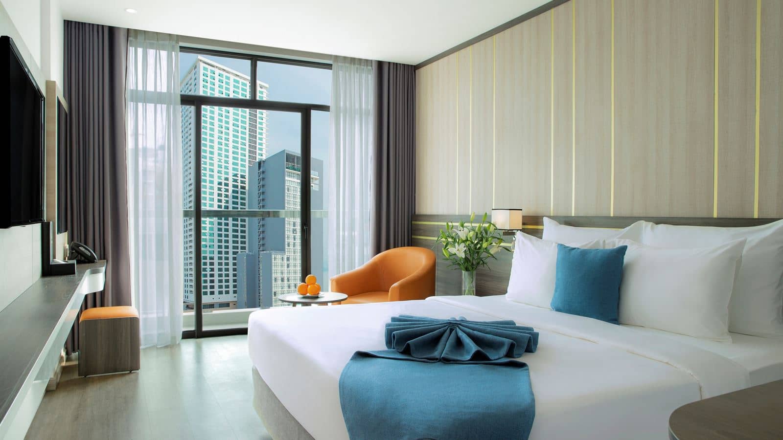 rooms-deluxe-city-with-french-balcony-child-without-extra-bed