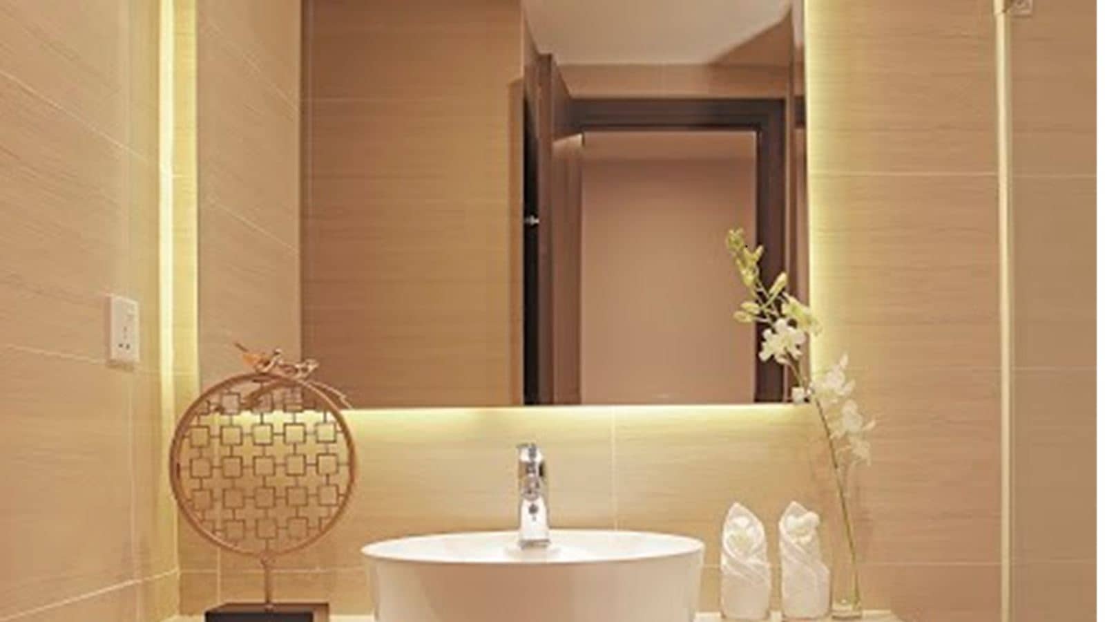 rooms-deluxe-city-with-french-balcony