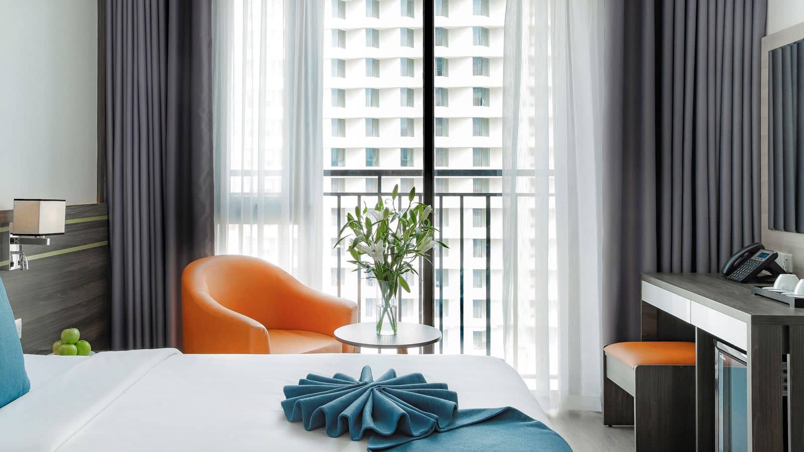rooms-deluxe-city-with-french-balcony-child-without-extra-bed