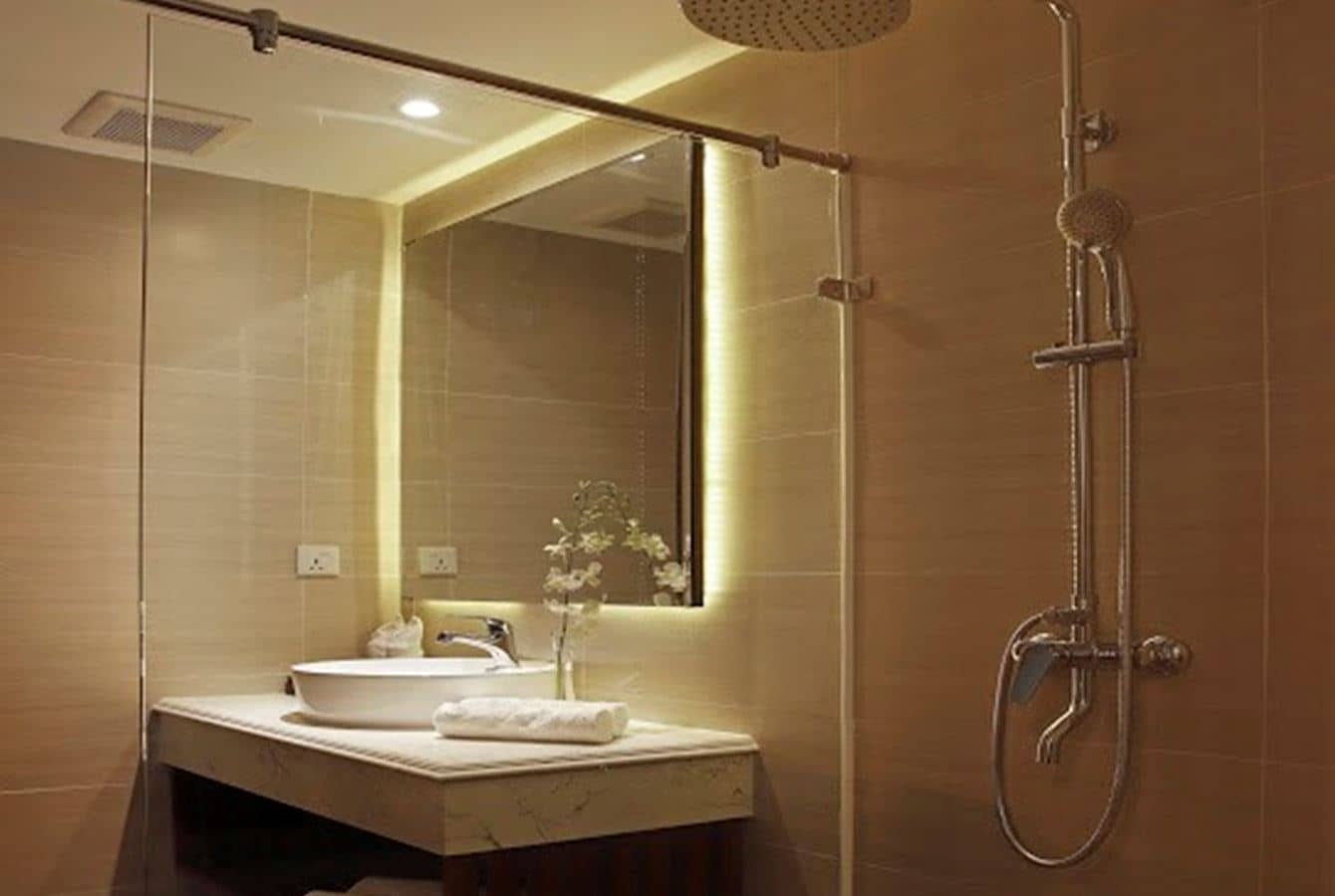 rooms-senior-deluxe-city-room-with-balcony-child-without-extra-bed