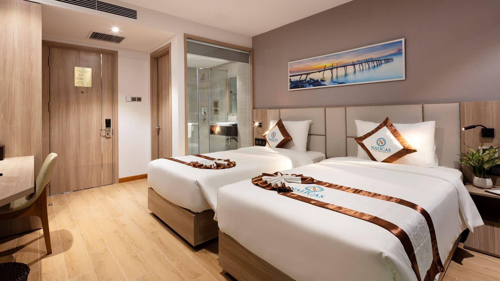 rooms-suite-partial-seaview-with-balcony-no-extra-bed