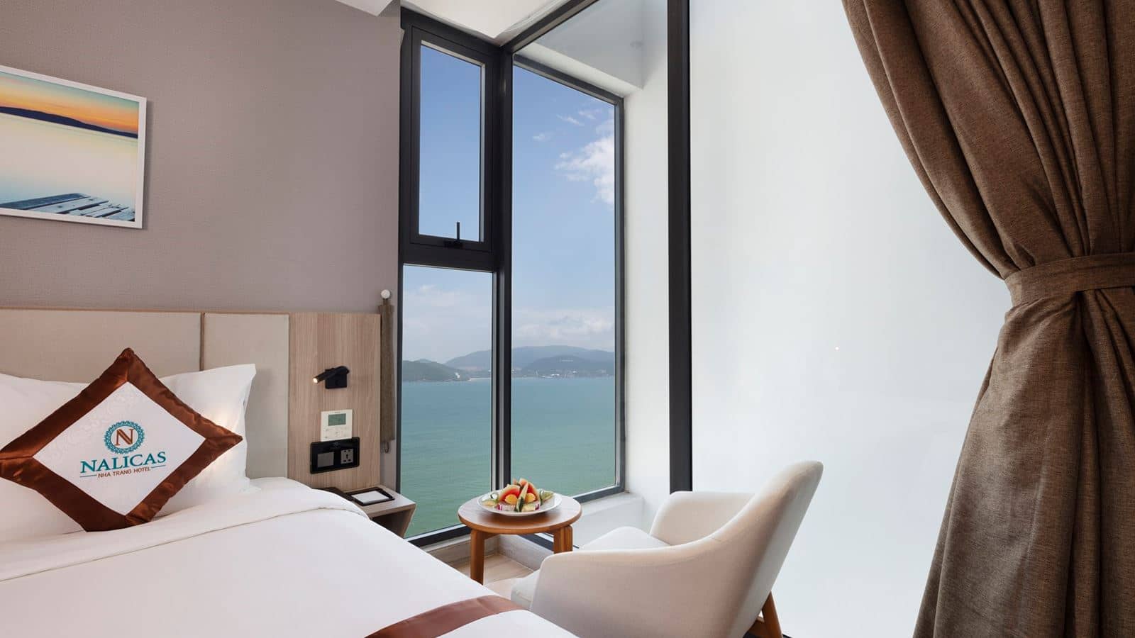 rooms-deluxe-partial-seaview-no-extra-bed