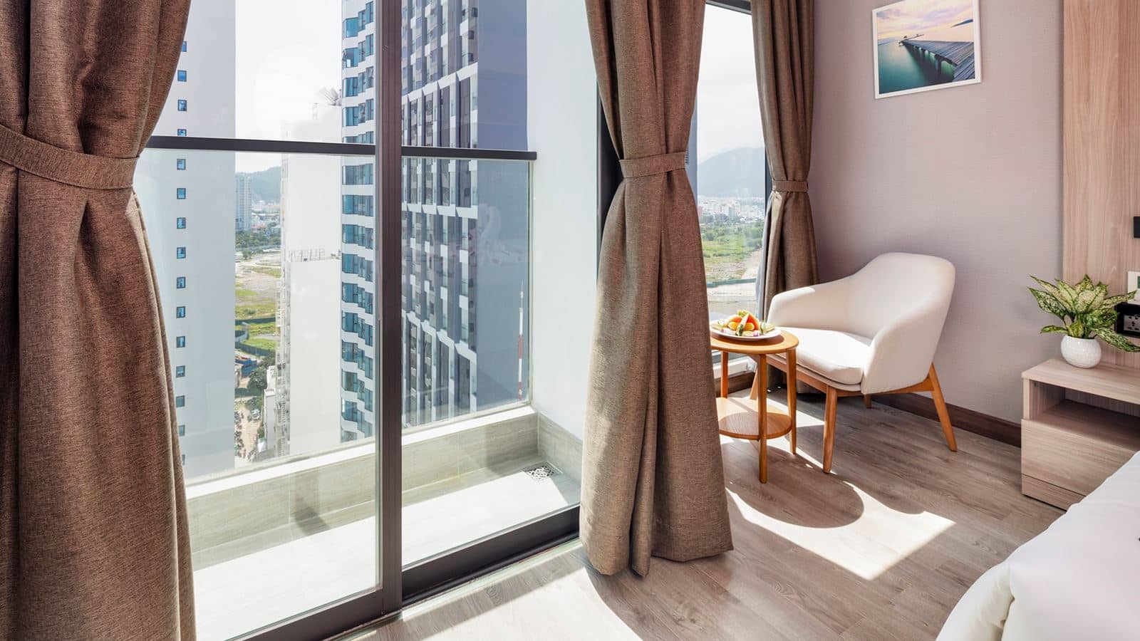 rooms-suite-partial-seaview-with-balcony-no-extra-bed