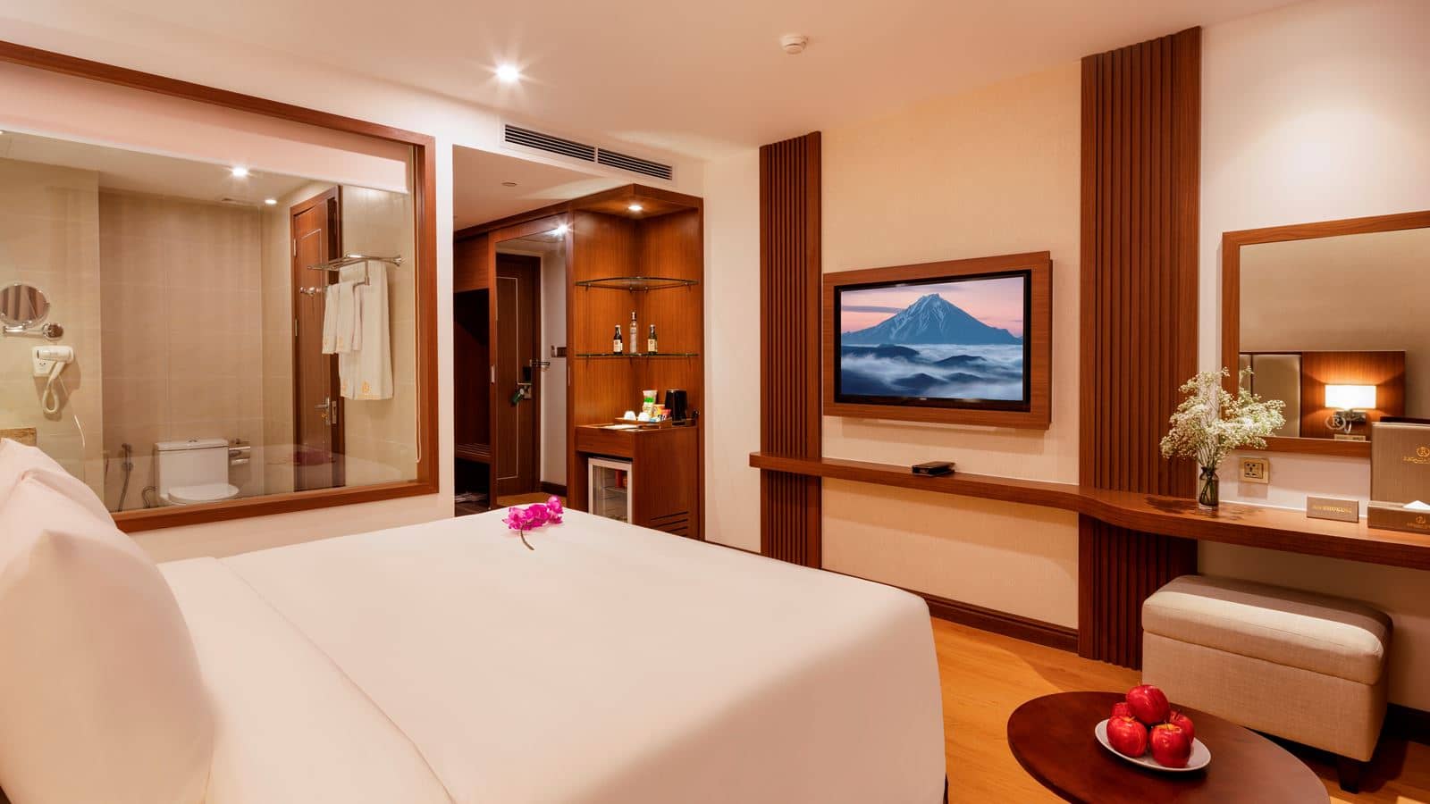 rooms-superior-with-window