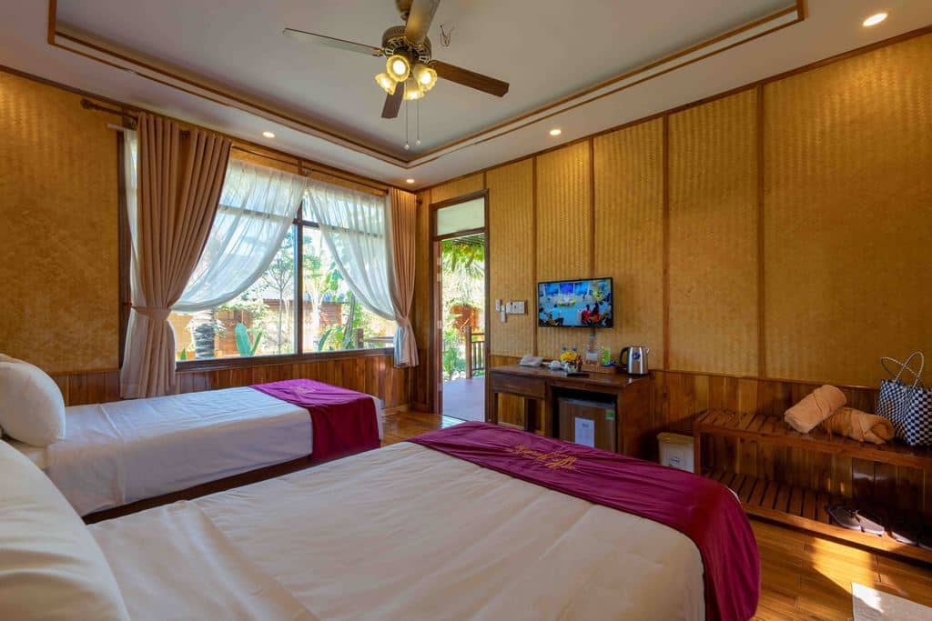 rooms-bungalow-garden-view