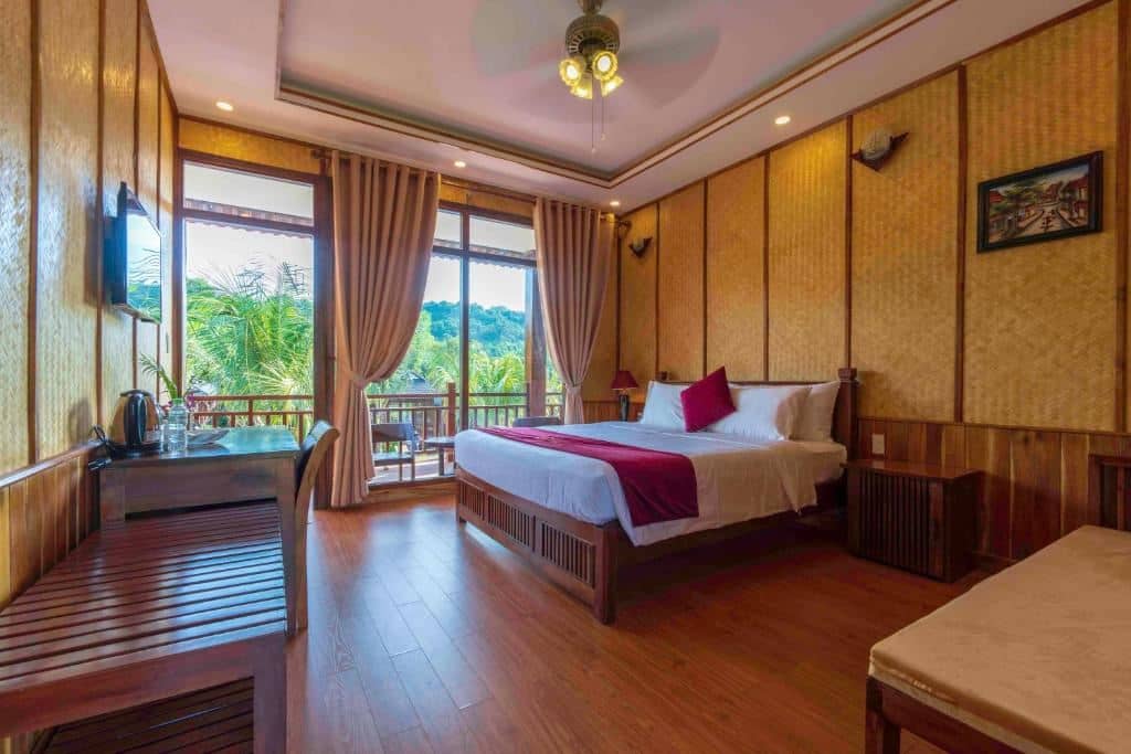 rooms-deluxe-pool-view-child-without-extra-bed