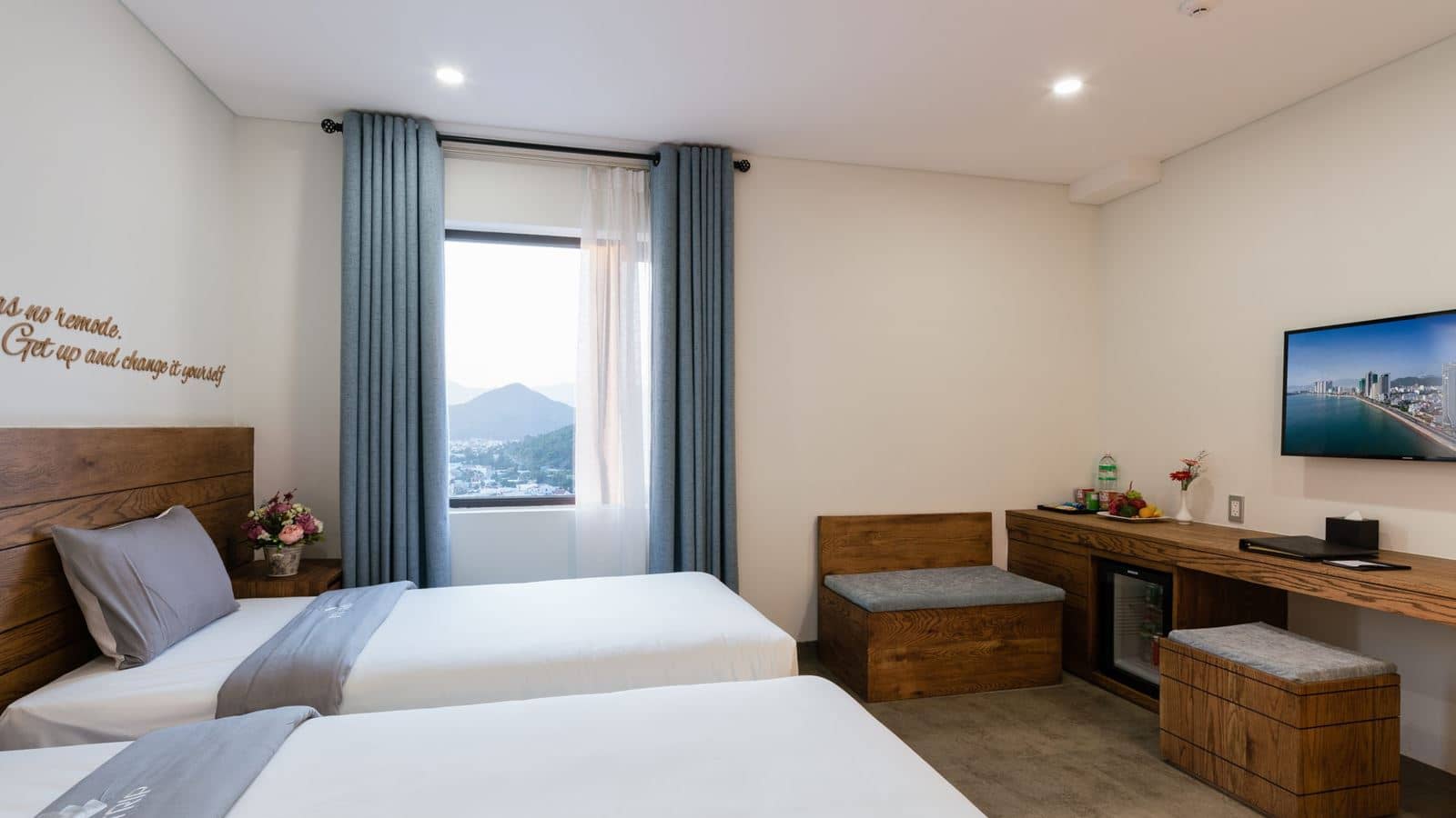 rooms-deluxe-city-view