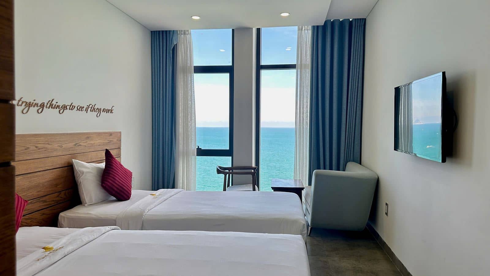 rooms-deluxe-ocean-view-no-extra-bed