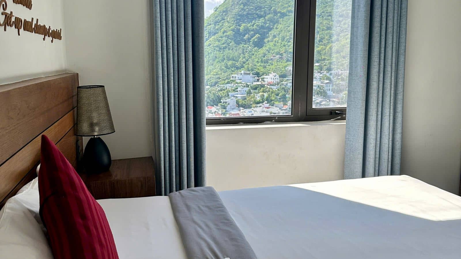 rooms-deluxe-city-view-child-without-extra-bed