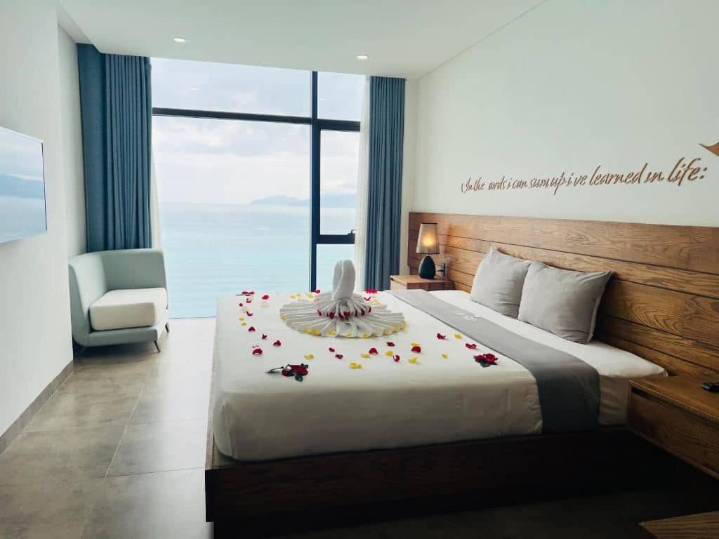 rooms-grand-ocean-view
