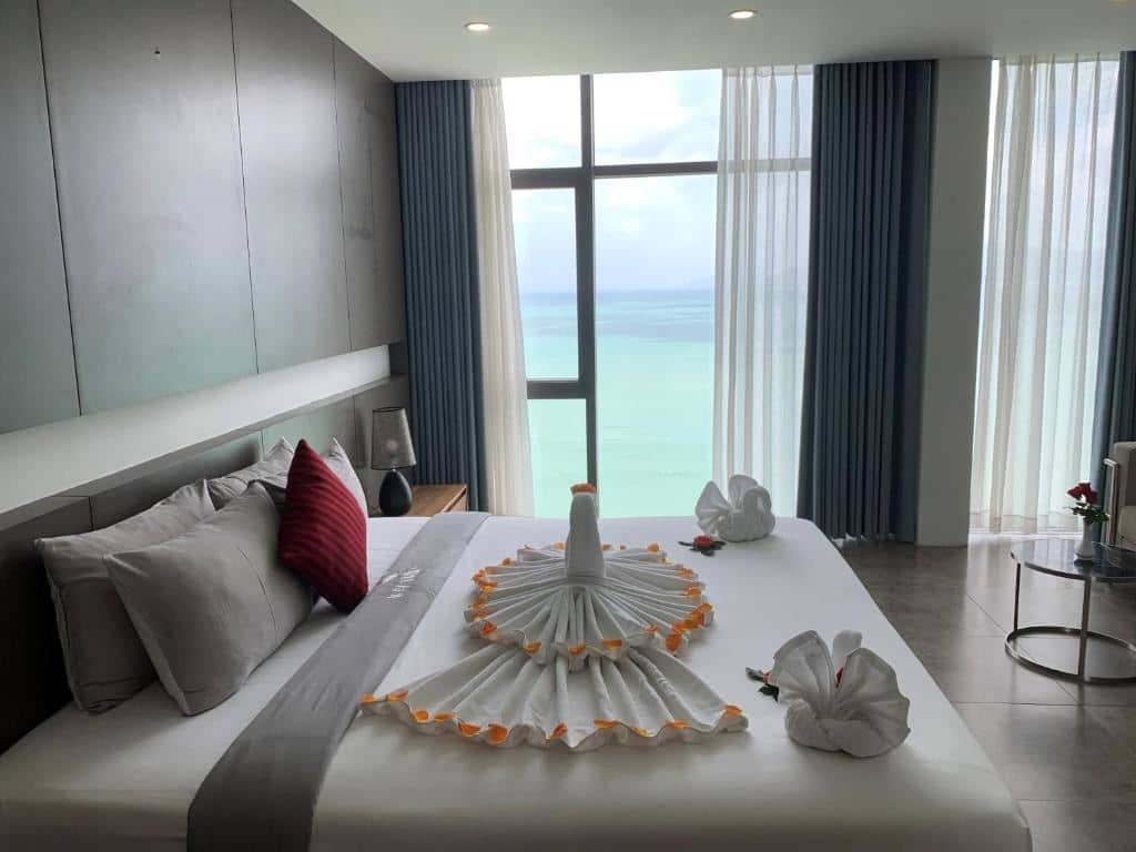 rooms-executive-suite-ocean-view