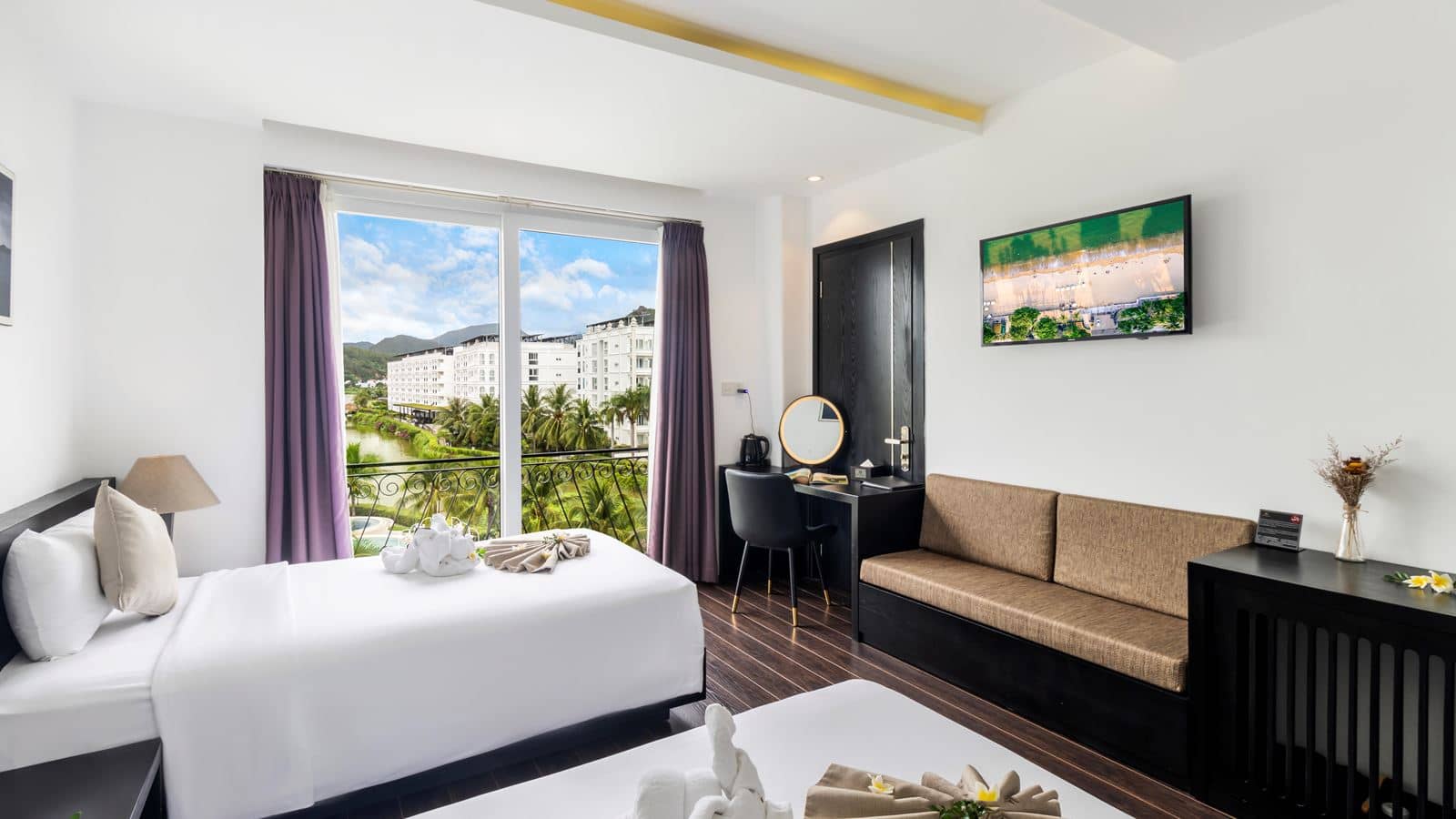rooms-premier-pool-or--river-view
