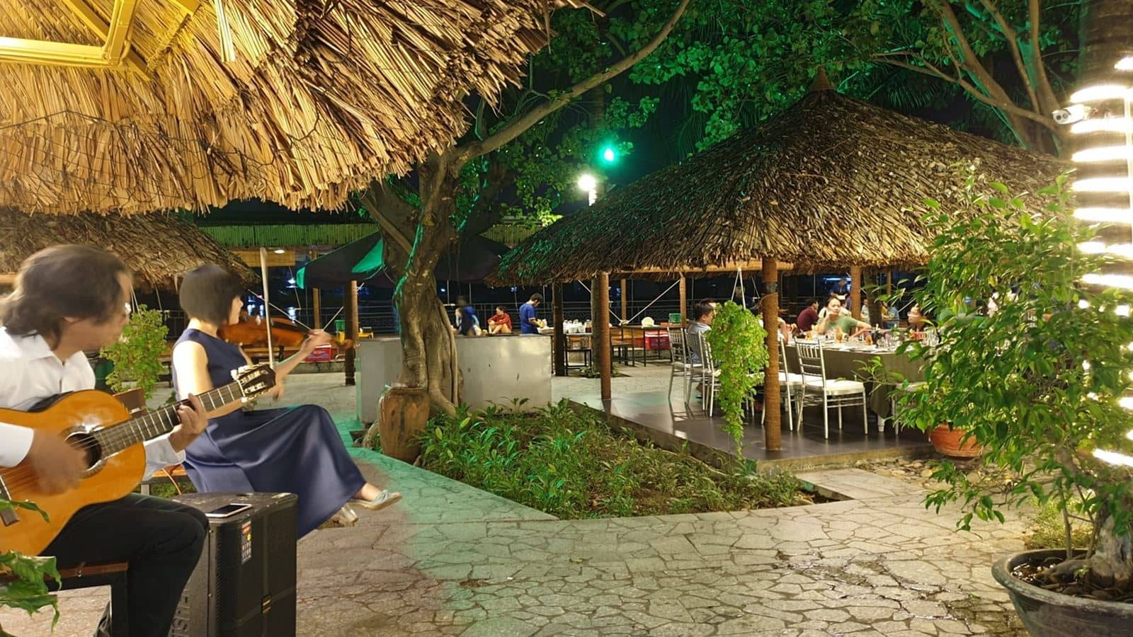 restaurants-champa-garden-restaurant