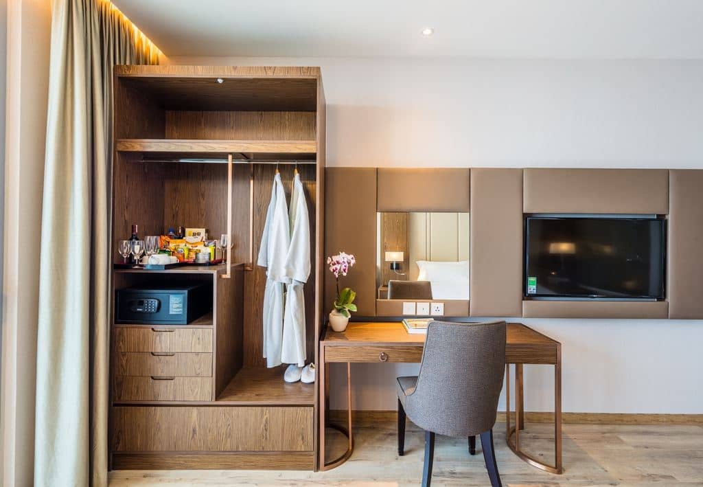 rooms-executive-double-city-view-with-balcony