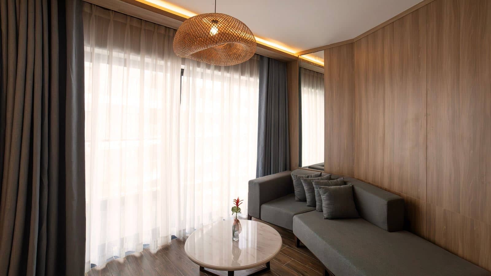 rooms-premier-suite-city-view