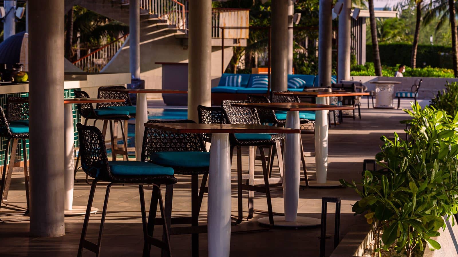 bars-the-sunset-beach-house