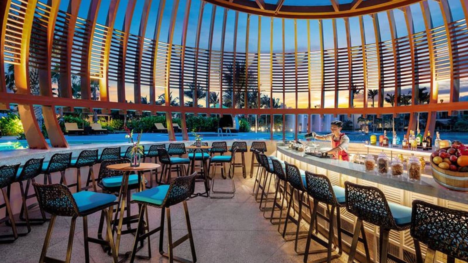 restaurants-beachfront-executive-lounge