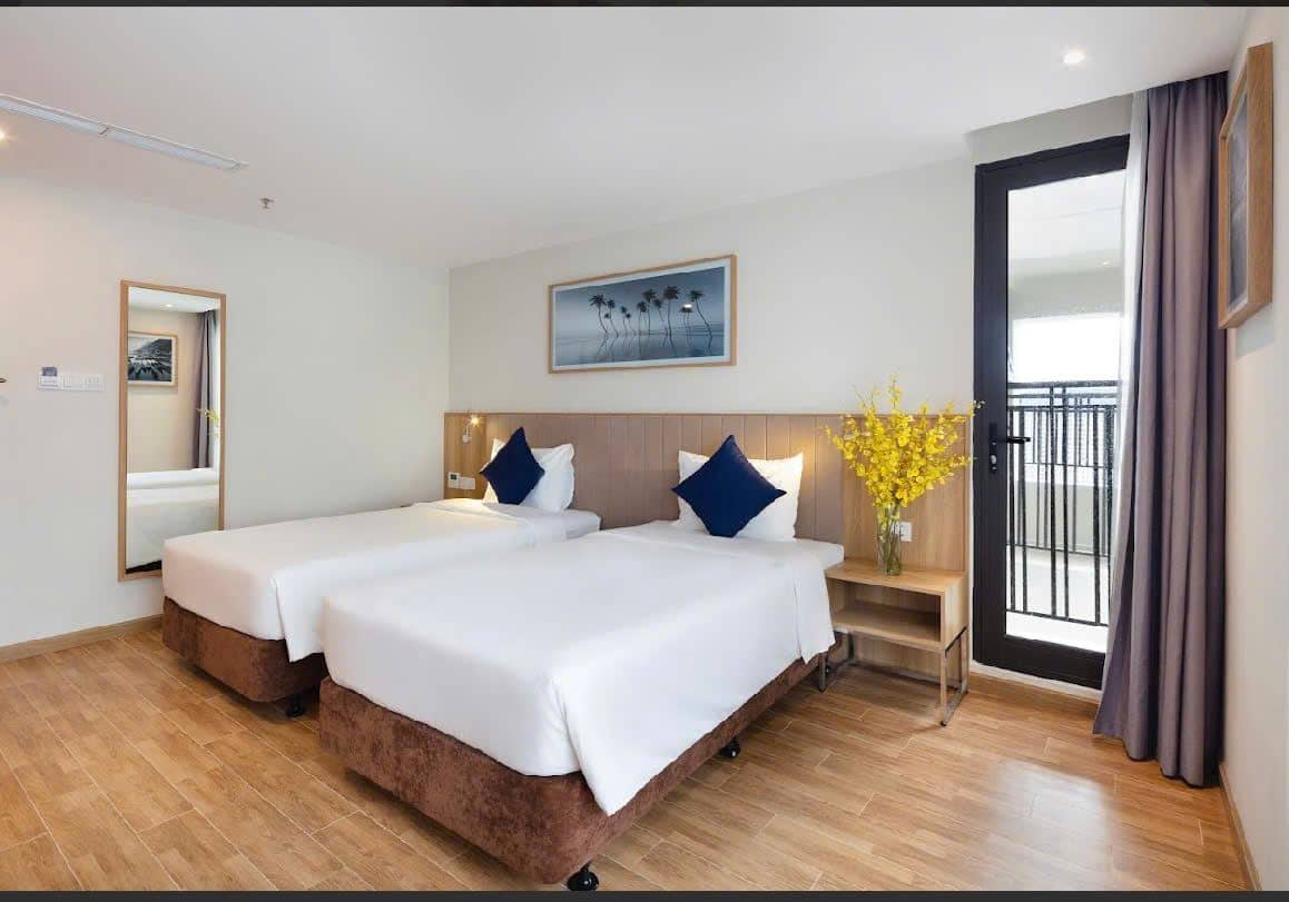 rooms-deluxe-city-view-with-french-balcony-child-without-extra-bed