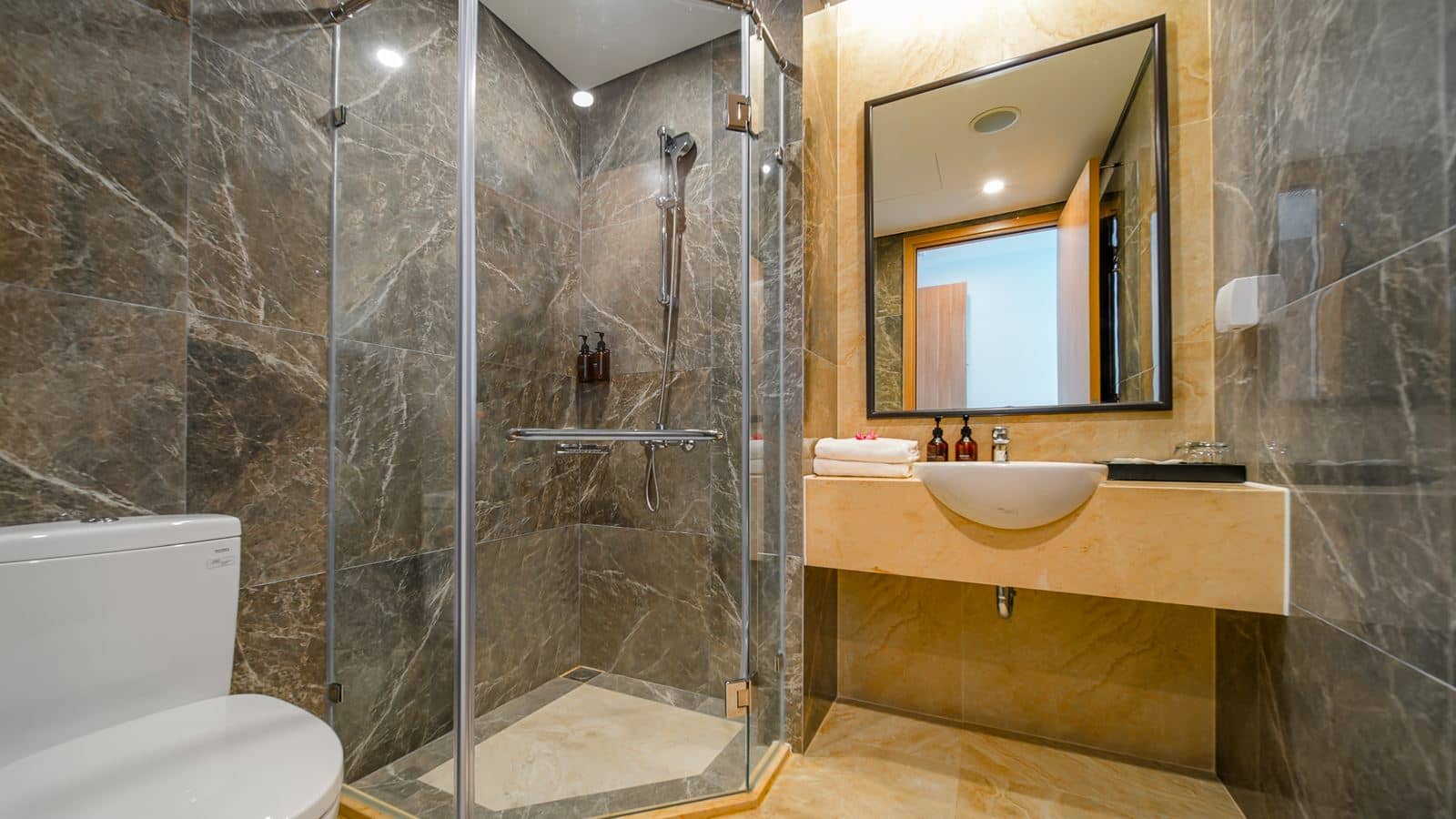 rooms-superior-room