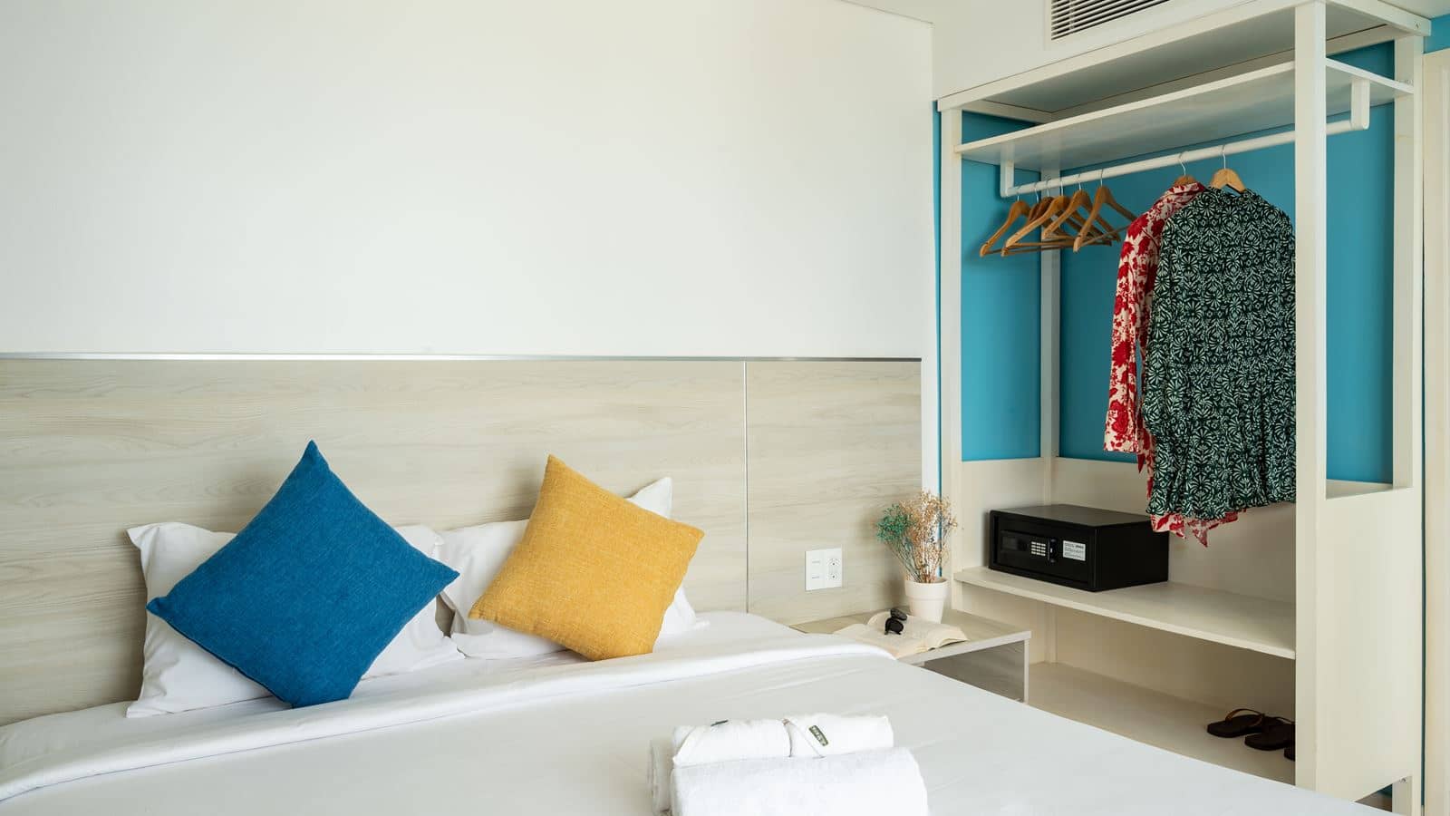 rooms-triple-room-with-balcony-no-extra-bed