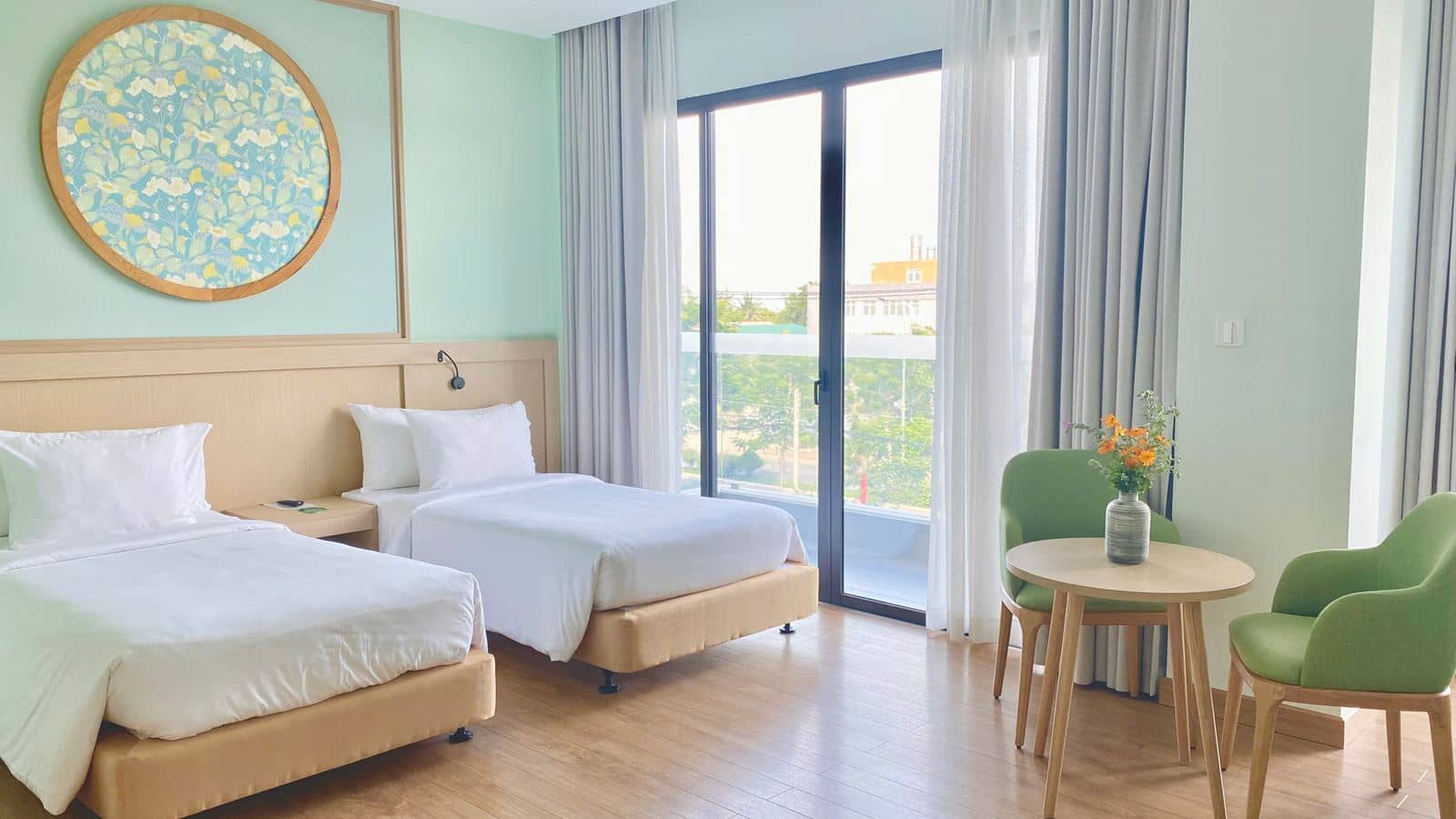 rooms-two-bedroom-deluxe-family-with-balcony