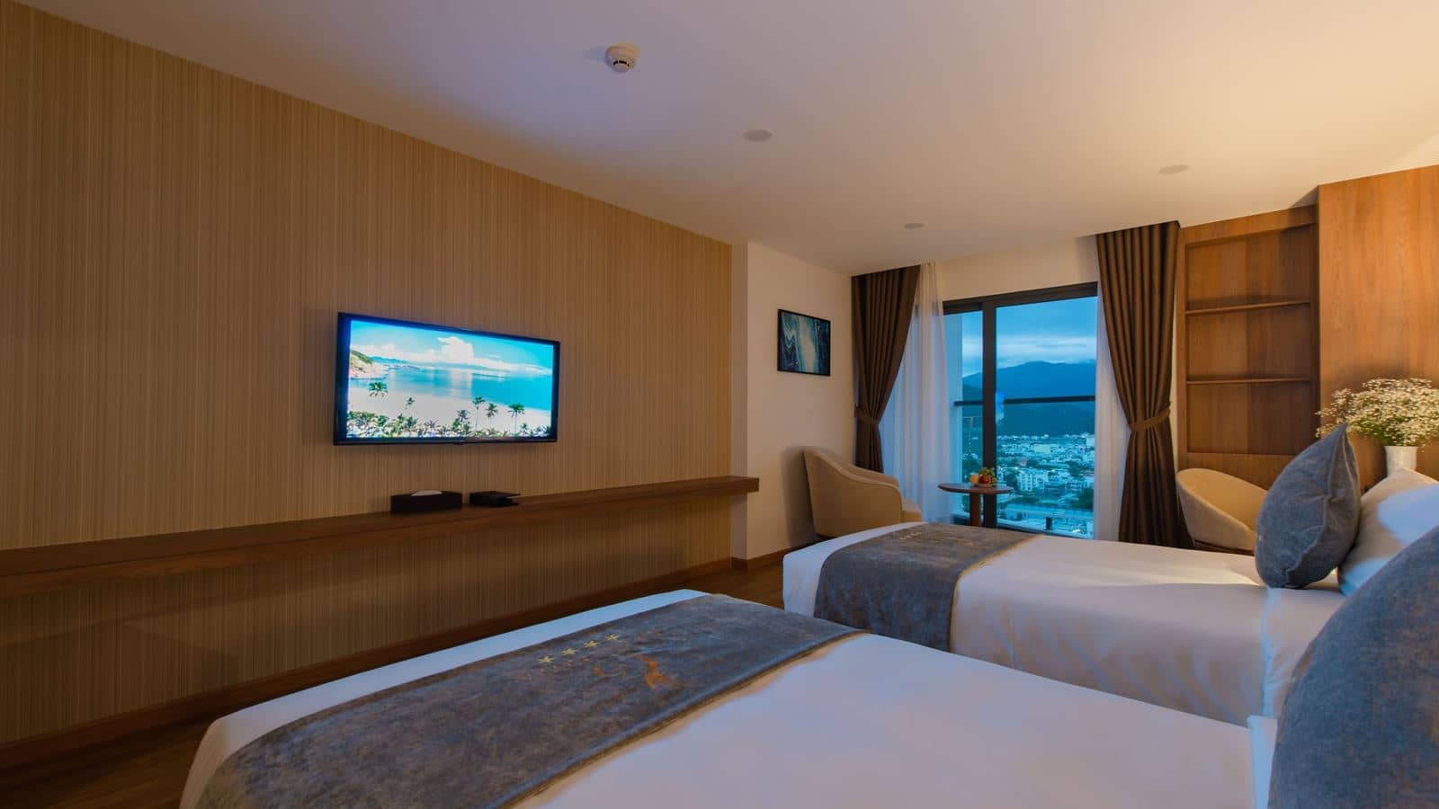 rooms-superior-city-view