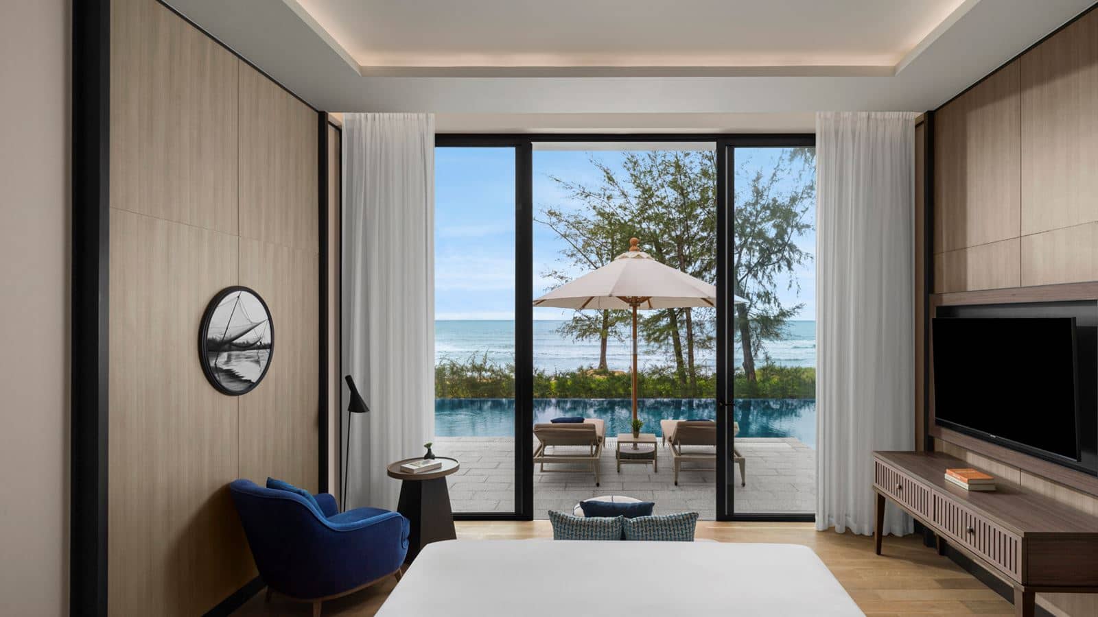 rooms-1bedroom-seafront-villa