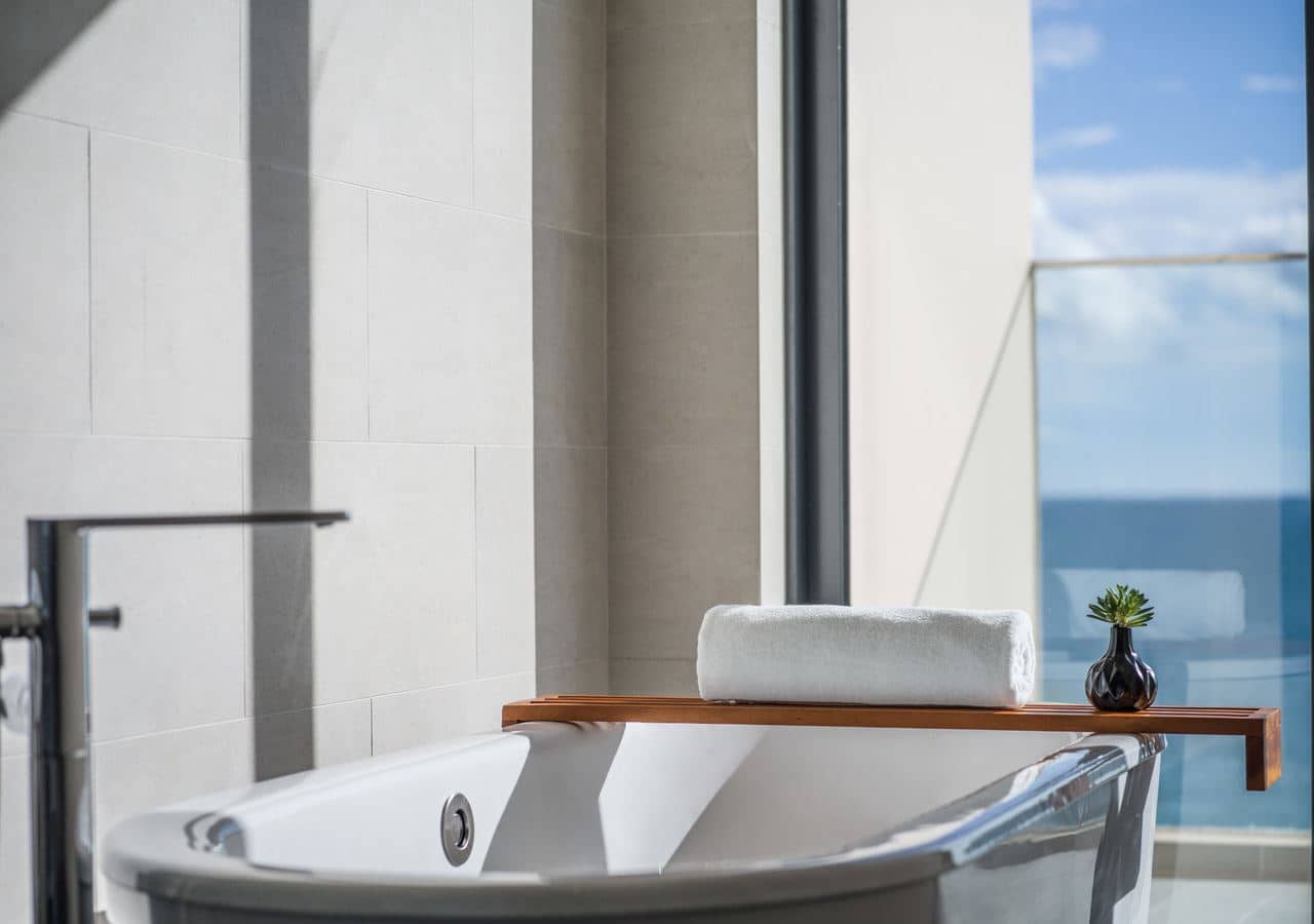 rooms-1bedroom-suite-oceanfront-view-child-without-extra-bed