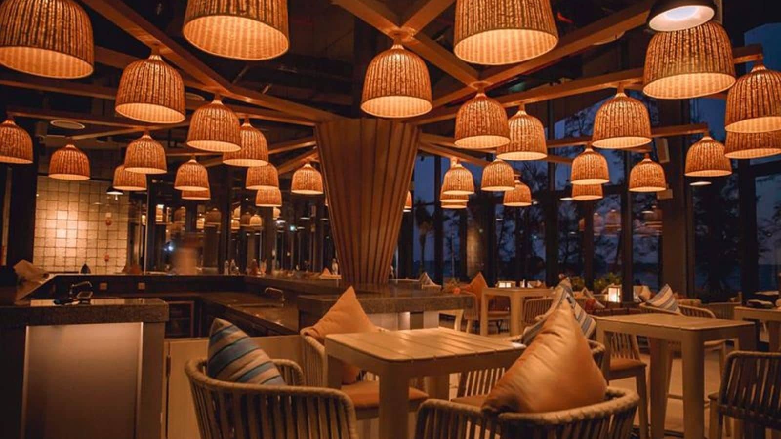 bars-amber-sands-beach-club