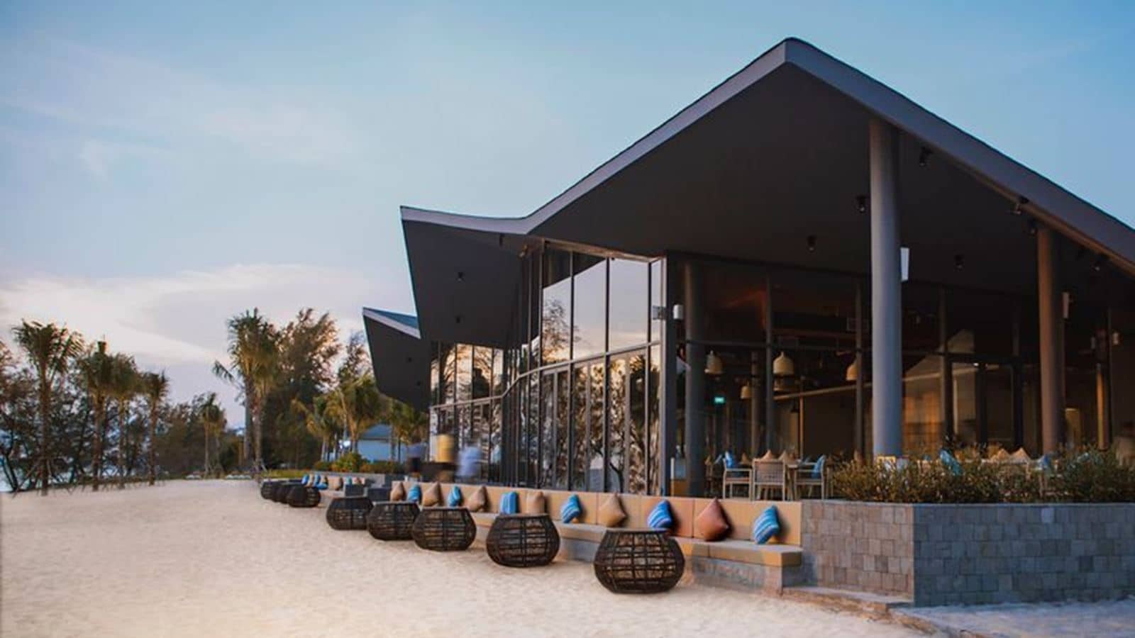bars-amber-sands-beach-club