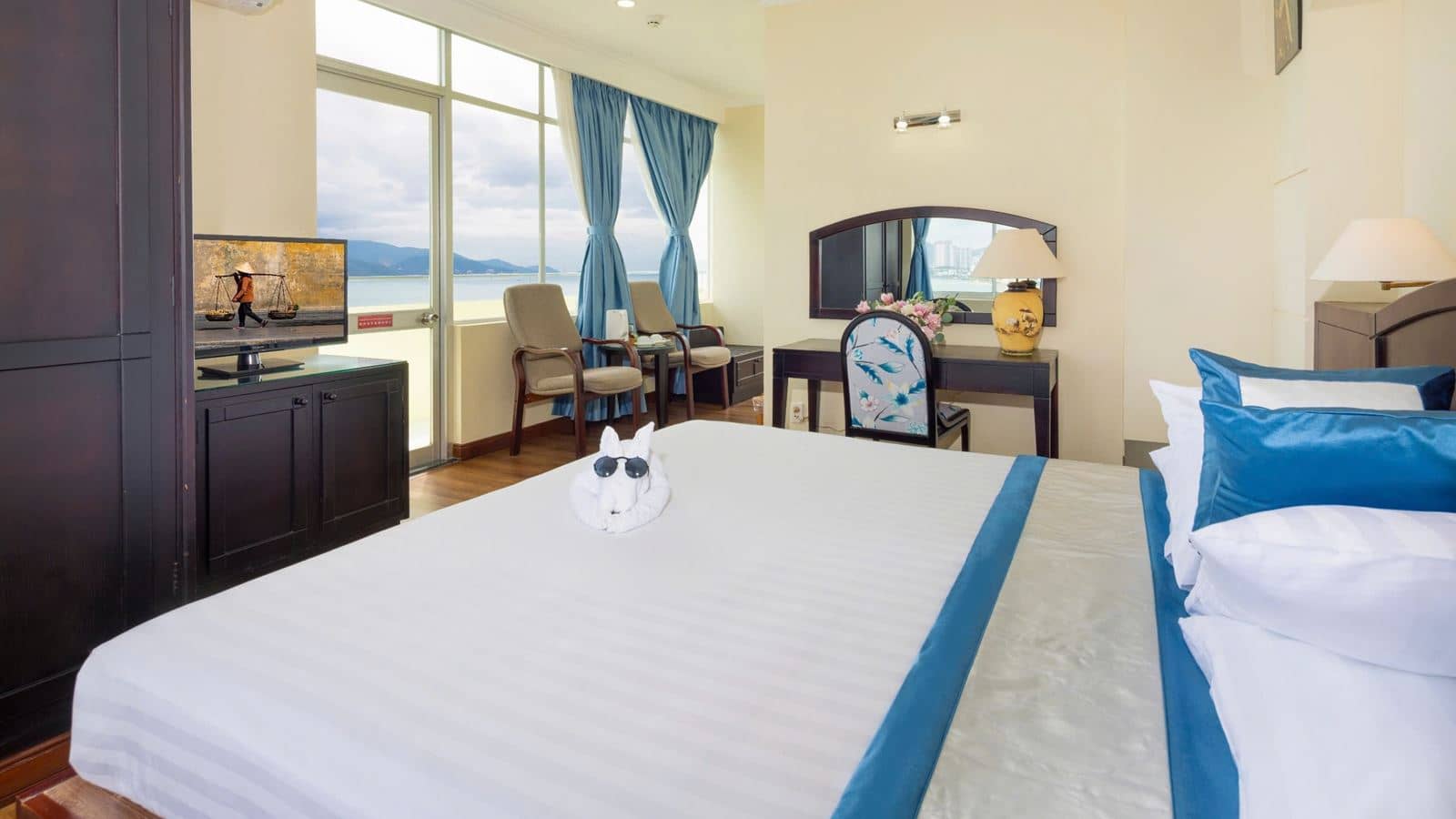 rooms-executive-deluxe-with-balcony
