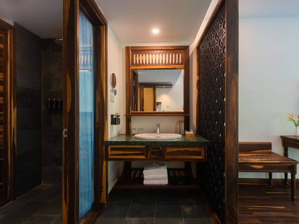 rooms-balcony-room