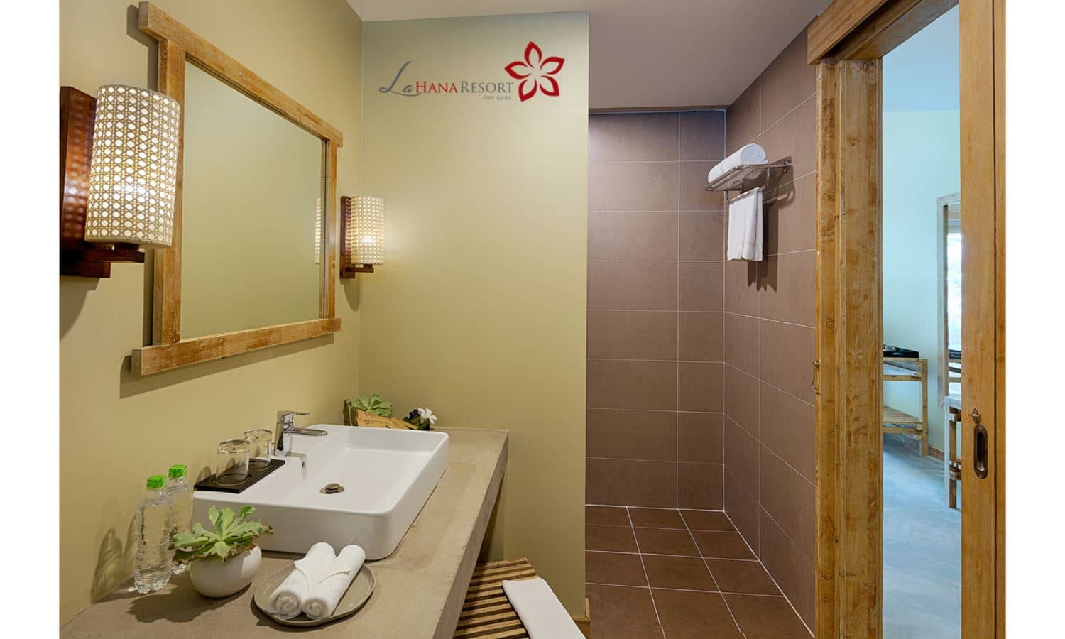 rooms-deluxe-triple-with-gardenview