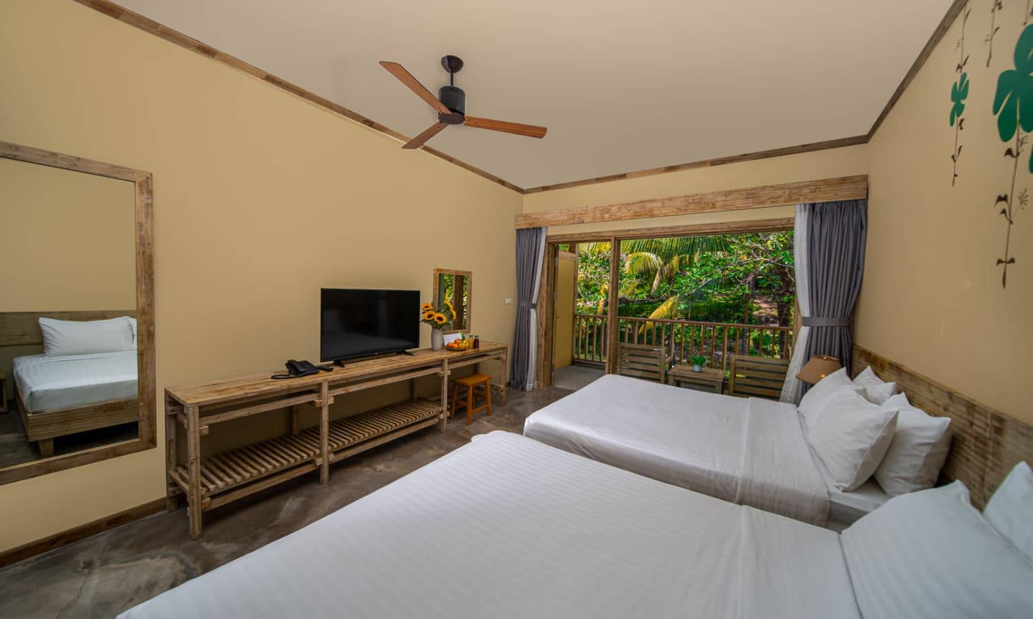 rooms-deluxe-family-with-gardenview