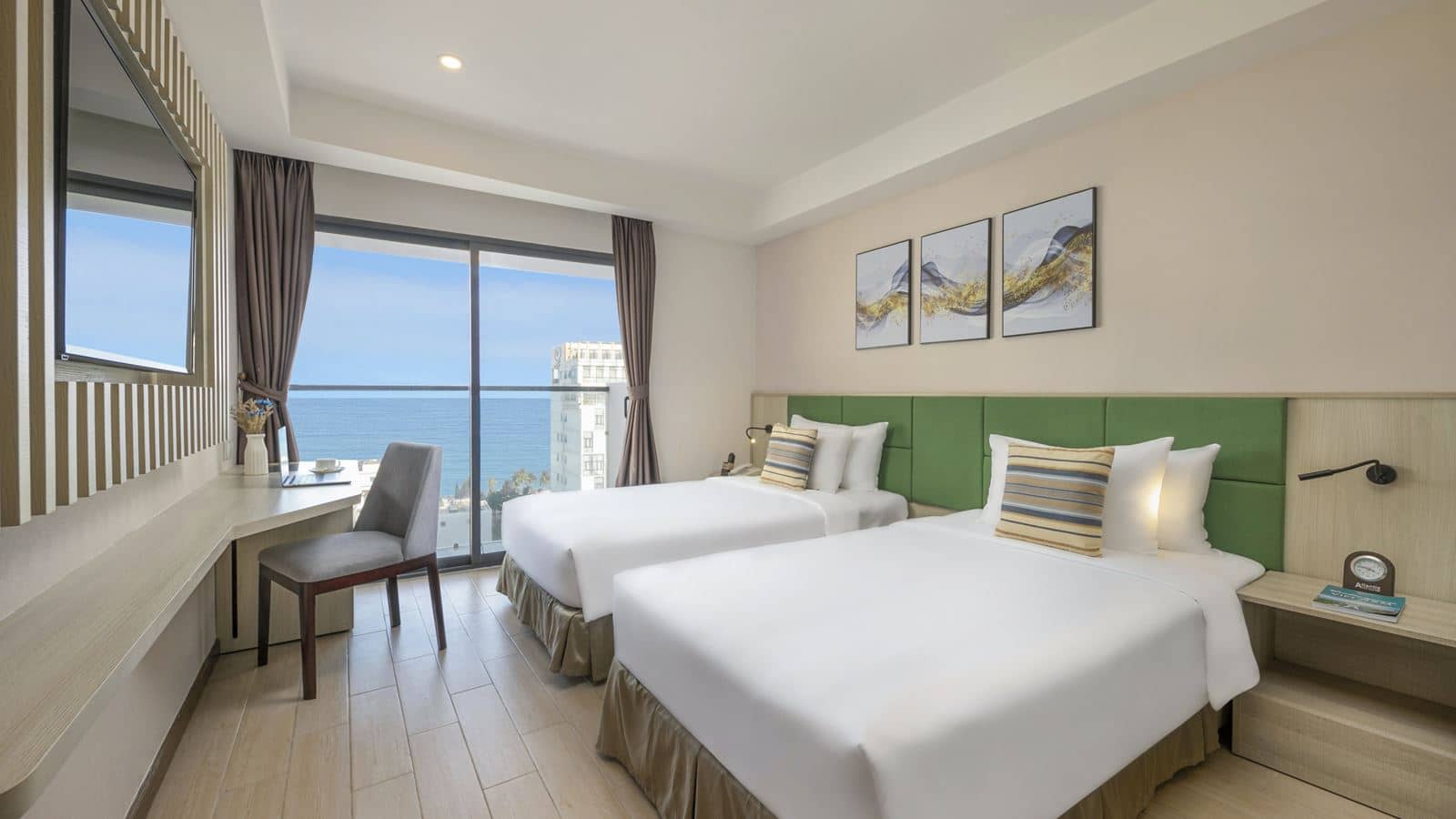 rooms-executive-sea-view-with-balcony
